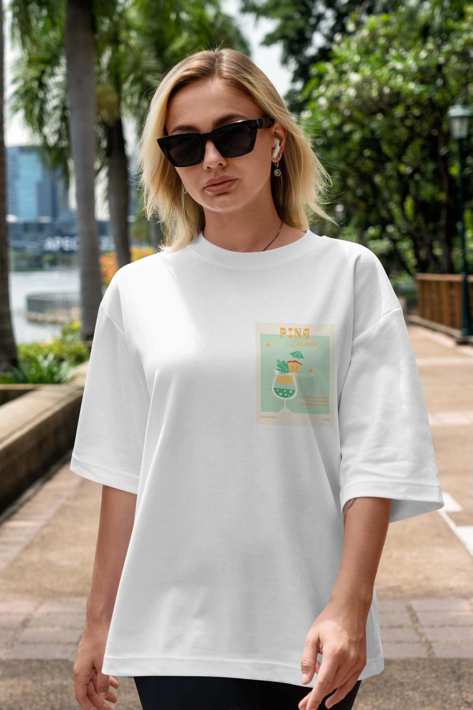 Pina Colada Ön Sol Baskılı Oversize t-shirt Erkek Kadın Unisex %100 Pamuk Bisiklet Yaka tişort