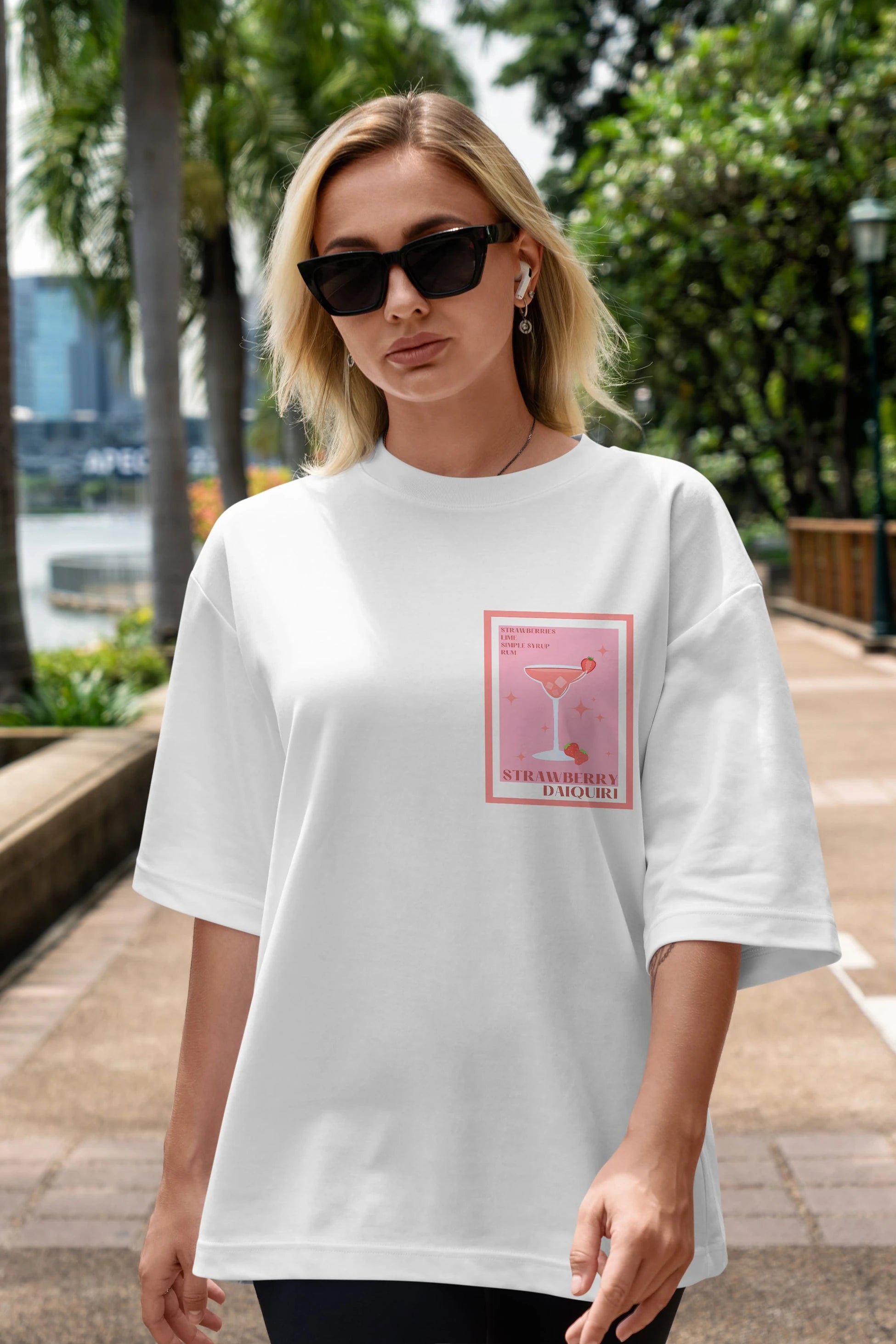 Strawberry Daiquiri Ön Sol Baskılı Oversize t-shirt Erkek Kadın Unisex %100 Pamuk Bisiklet Yaka tişort