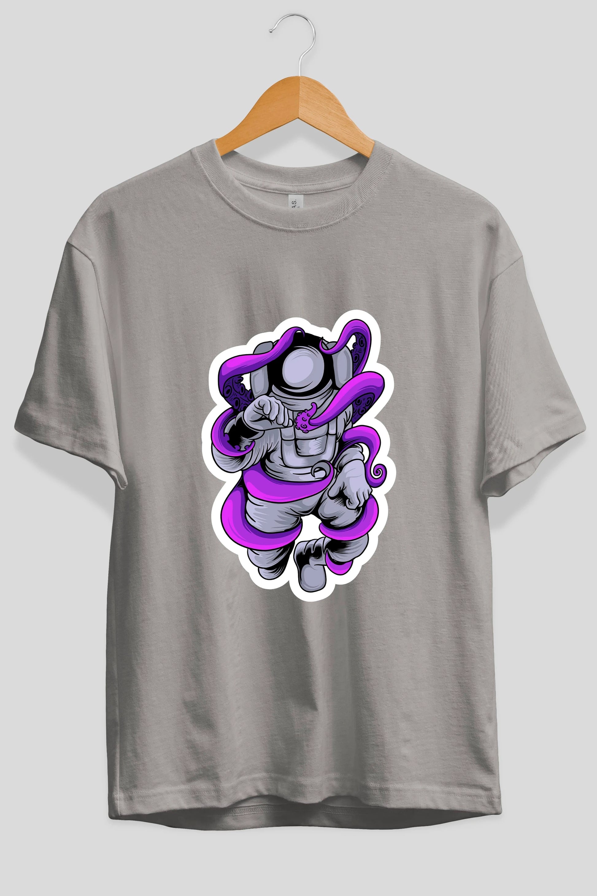 Astronaut fighting octopus sticker Ön Baskılı Oversize t-shirt Erkek Kadın Unisex