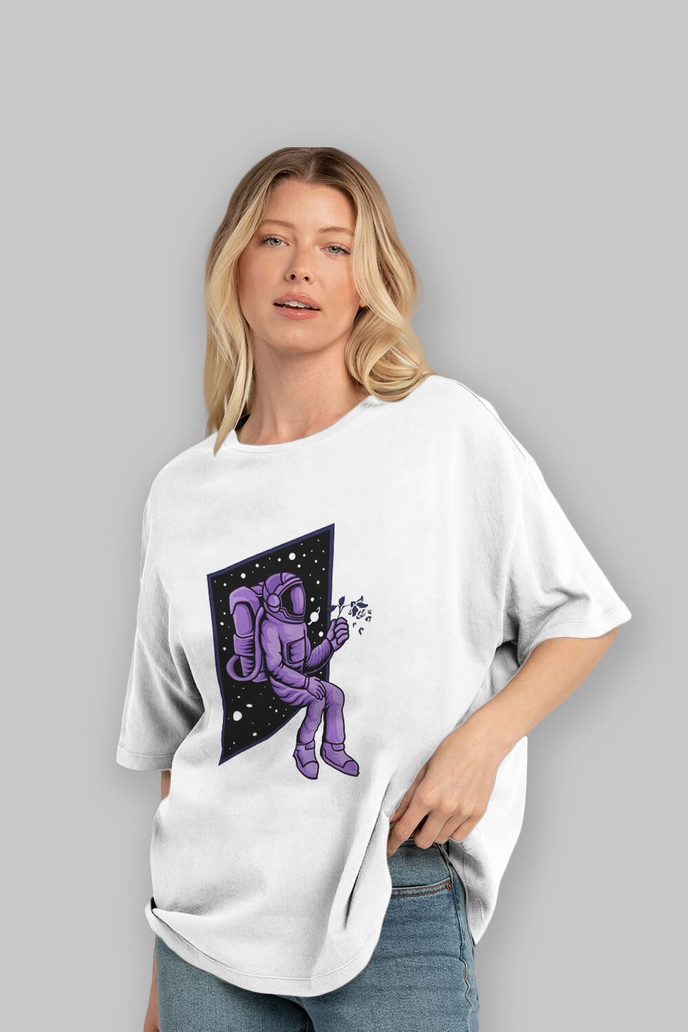 Astronaut holding black rose sticker Ön Baskılı Oversize t-shirt Erkek Kadın Unisex