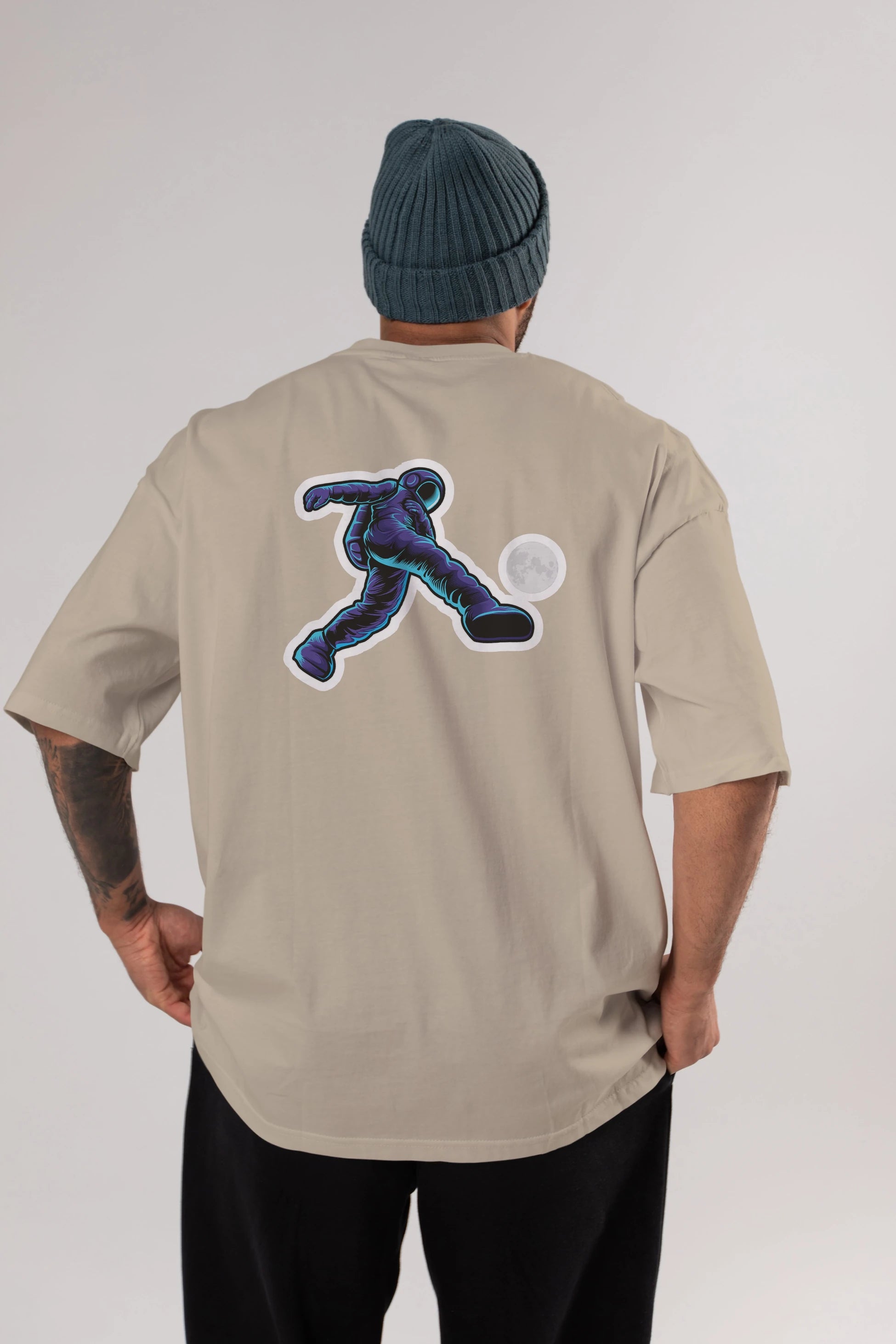 Astroball in Space Sticker Arka Baskılı Oversize t-shirt Erkek Kadın Unisex