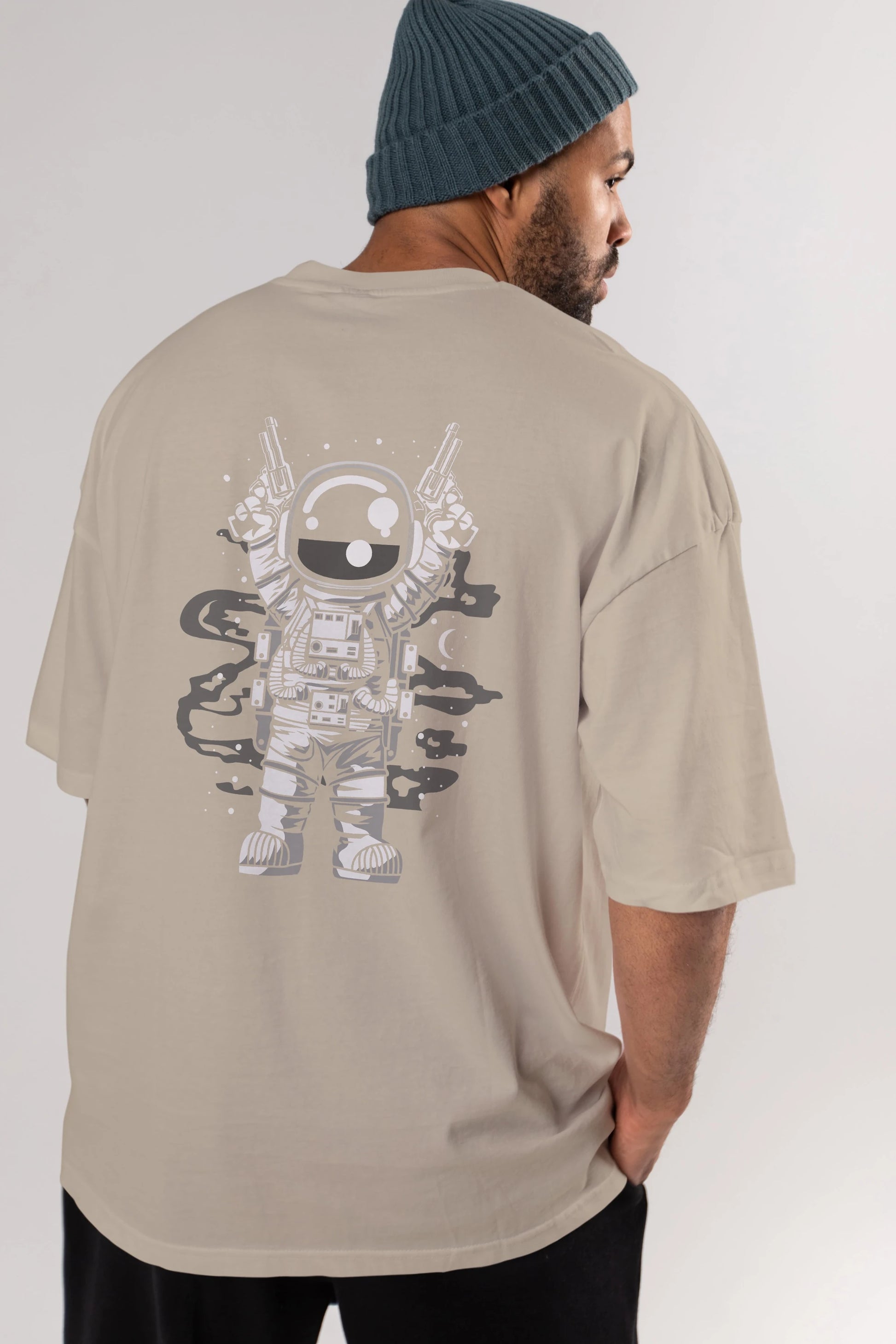 Astronaut Gun Arka Baskılı Oversize t-shirt Erkek Kadın Unisex