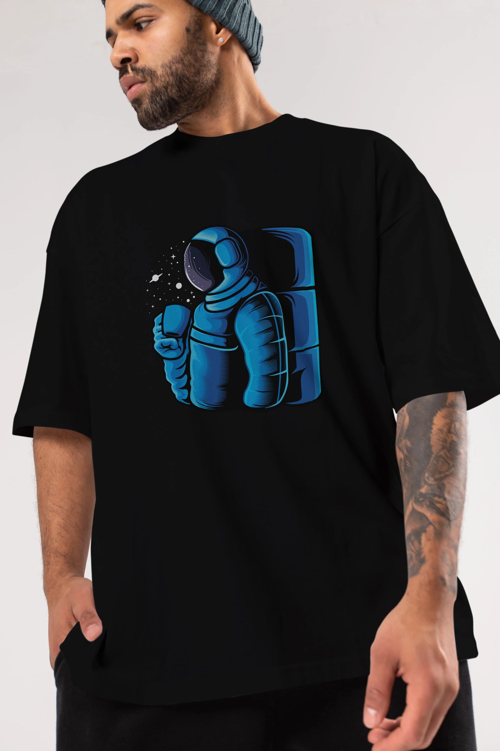 Drinking coffee in space Ön Baskılı Oversize t-shirt Erkek Kadın Unisex