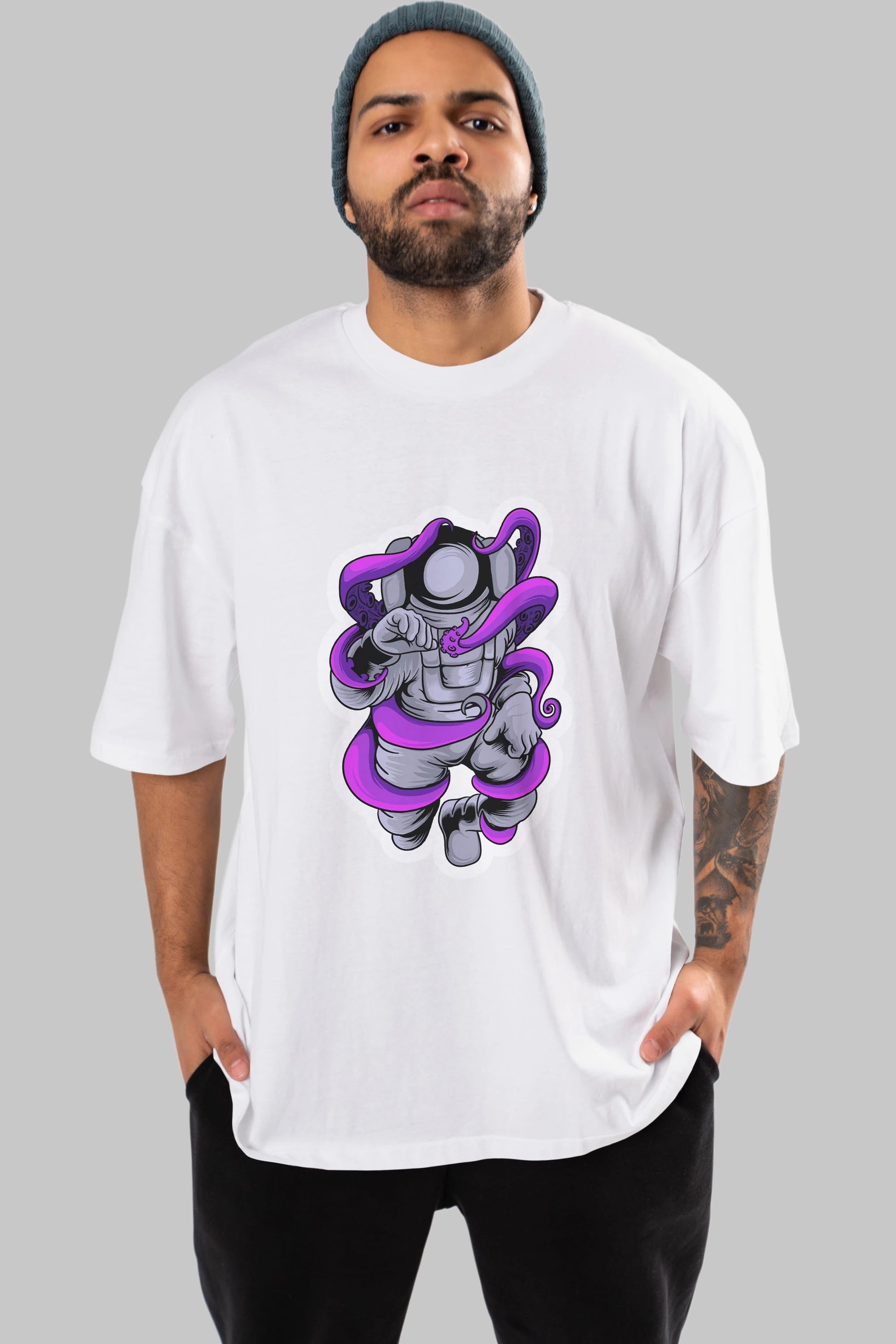 Astronaut fighting octopus sticker Ön Baskılı Oversize t-shirt Erkek Kadın Unisex