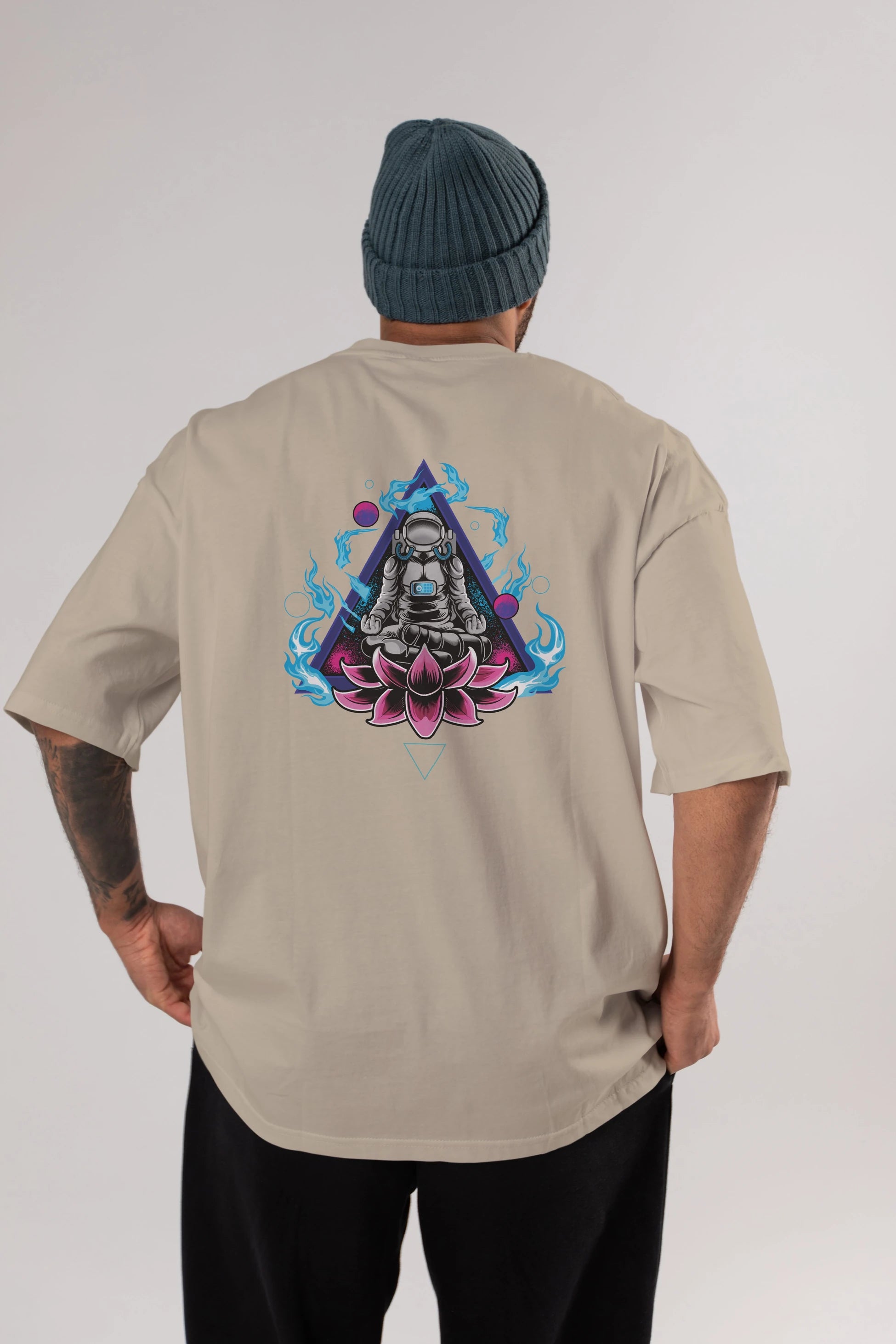 Astronaut Meditation (2) Arka Baskılı Oversize t-shirt Erkek Kadın Unisex