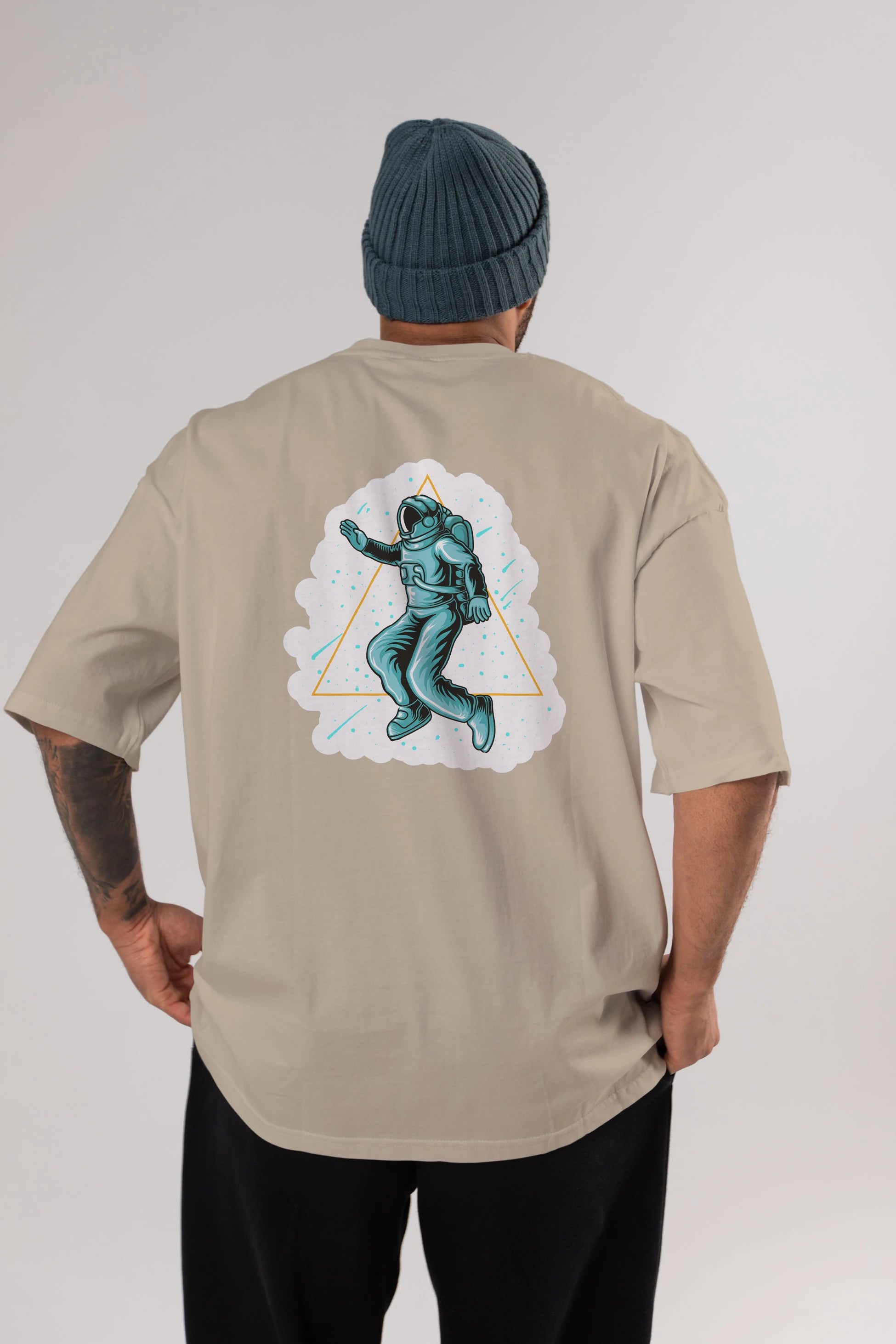 Astronaut Starry Triangle Sticker Arka Baskılı Oversize t-shirt Erkek Kadın Unisex