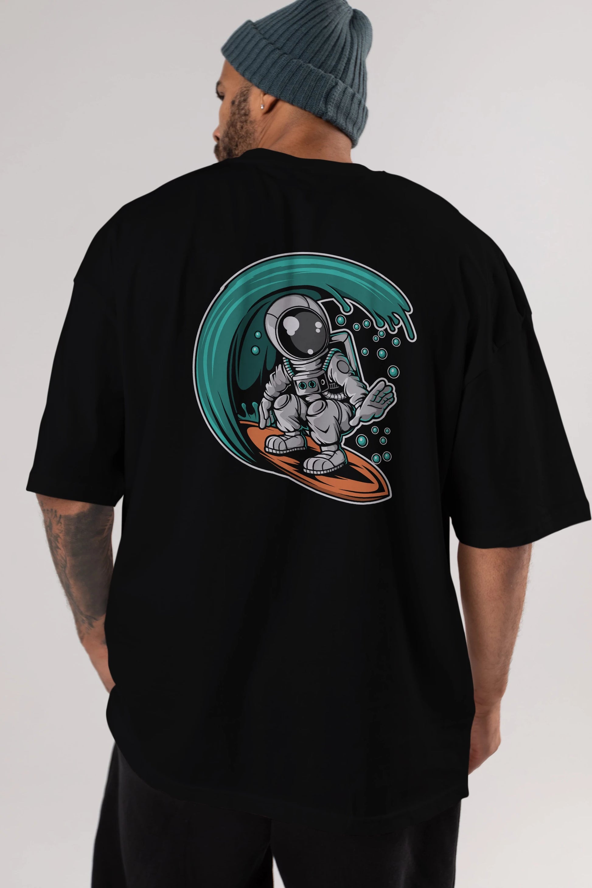 Astronaut Surfing Arka Baskılı Oversize t-shirt Erkek Kadın Unisex
