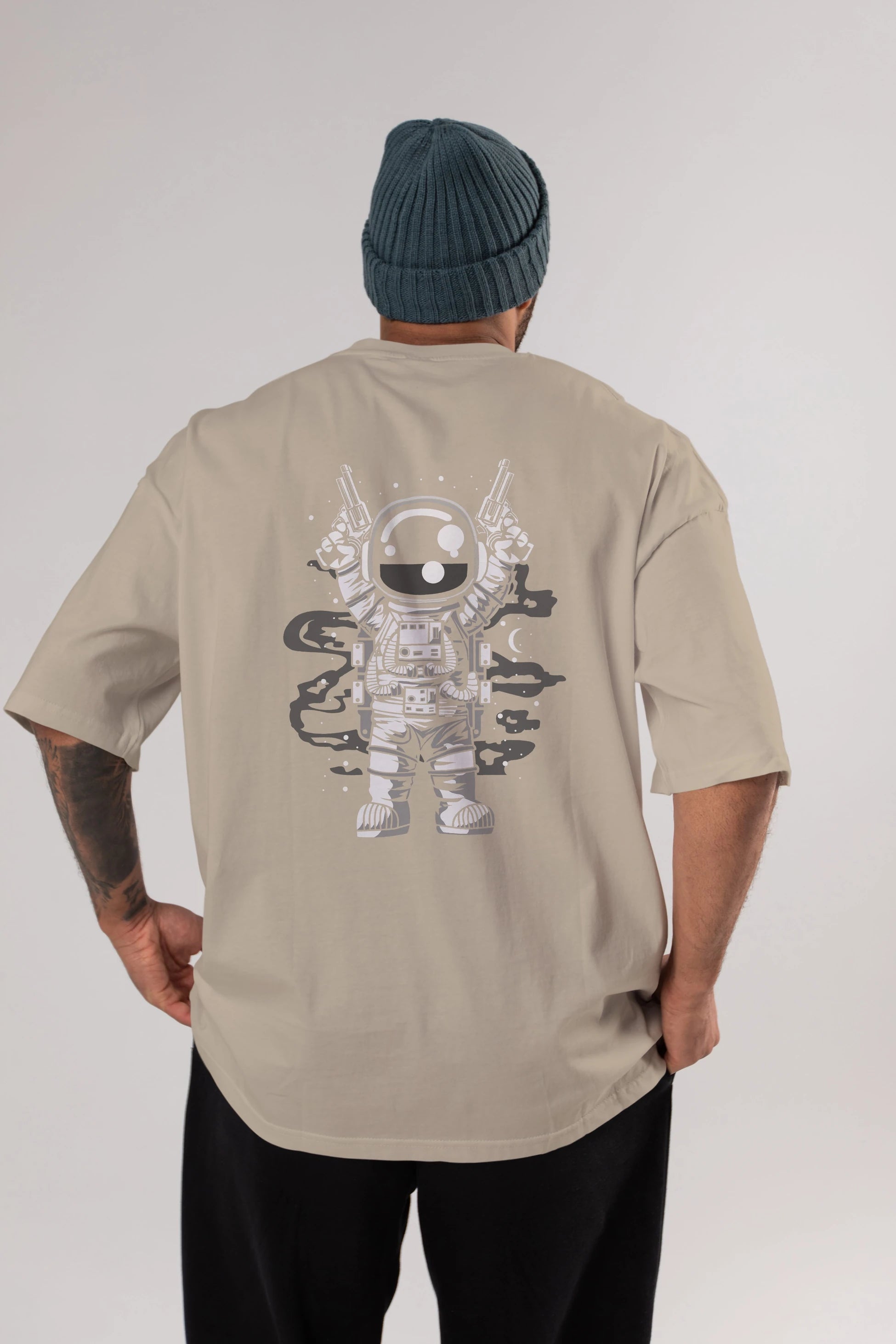 Astronaut Gun Arka Baskılı Oversize t-shirt Erkek Kadın Unisex
