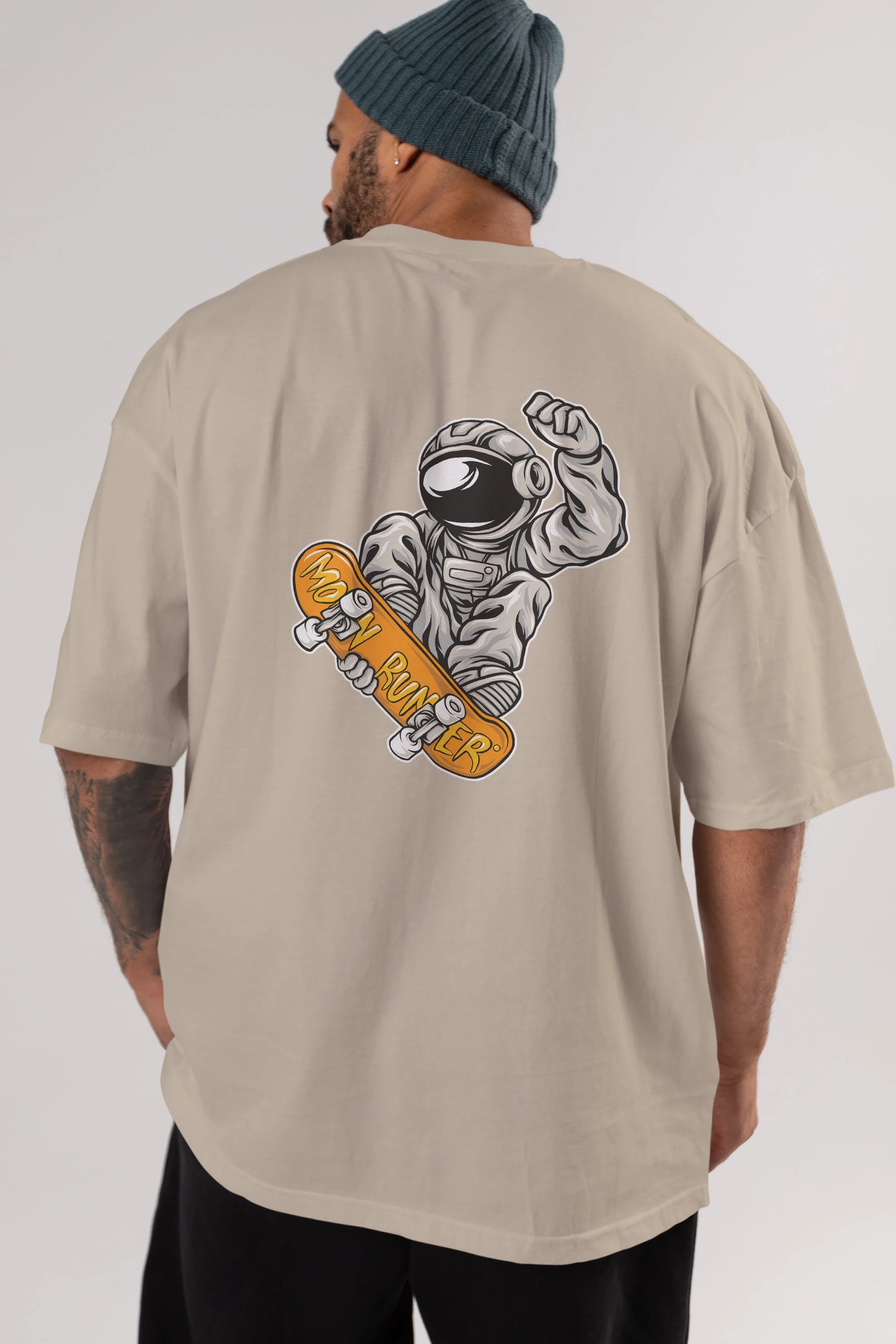 Moon Runner Arka Baskılı Oversize t-shirt Erkek Kadın Unisex