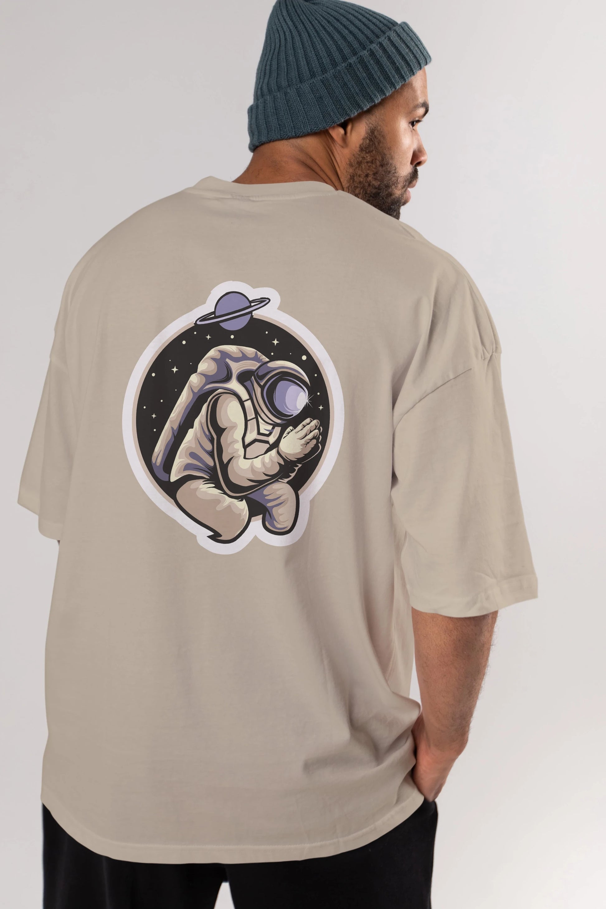 Astronaut Praying Sticker Arka Baskılı Oversize t-shirt Erkek Kadın Unisex