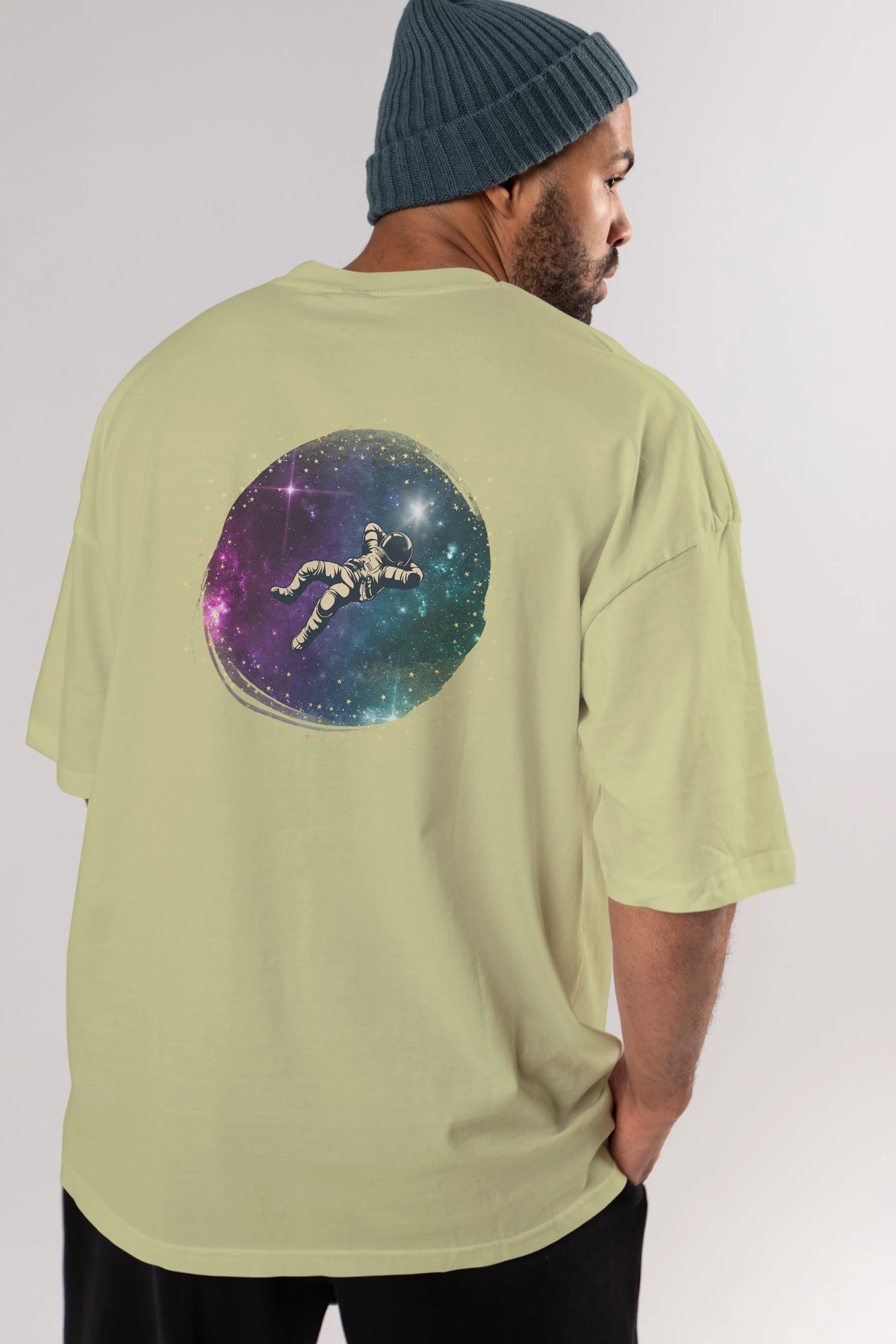 Astronaut in the Galaxy Arka Baskılı Oversize t-shirt Erkek Kadın Unisex