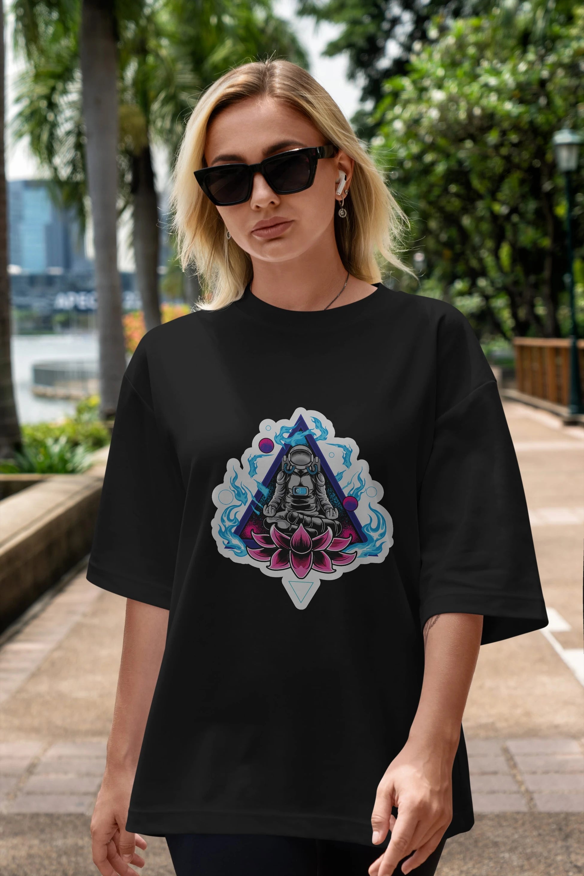 Astronaut Meditation Sticker Ön Baskılı Oversize t-shirt Erkek Kadın Unisex