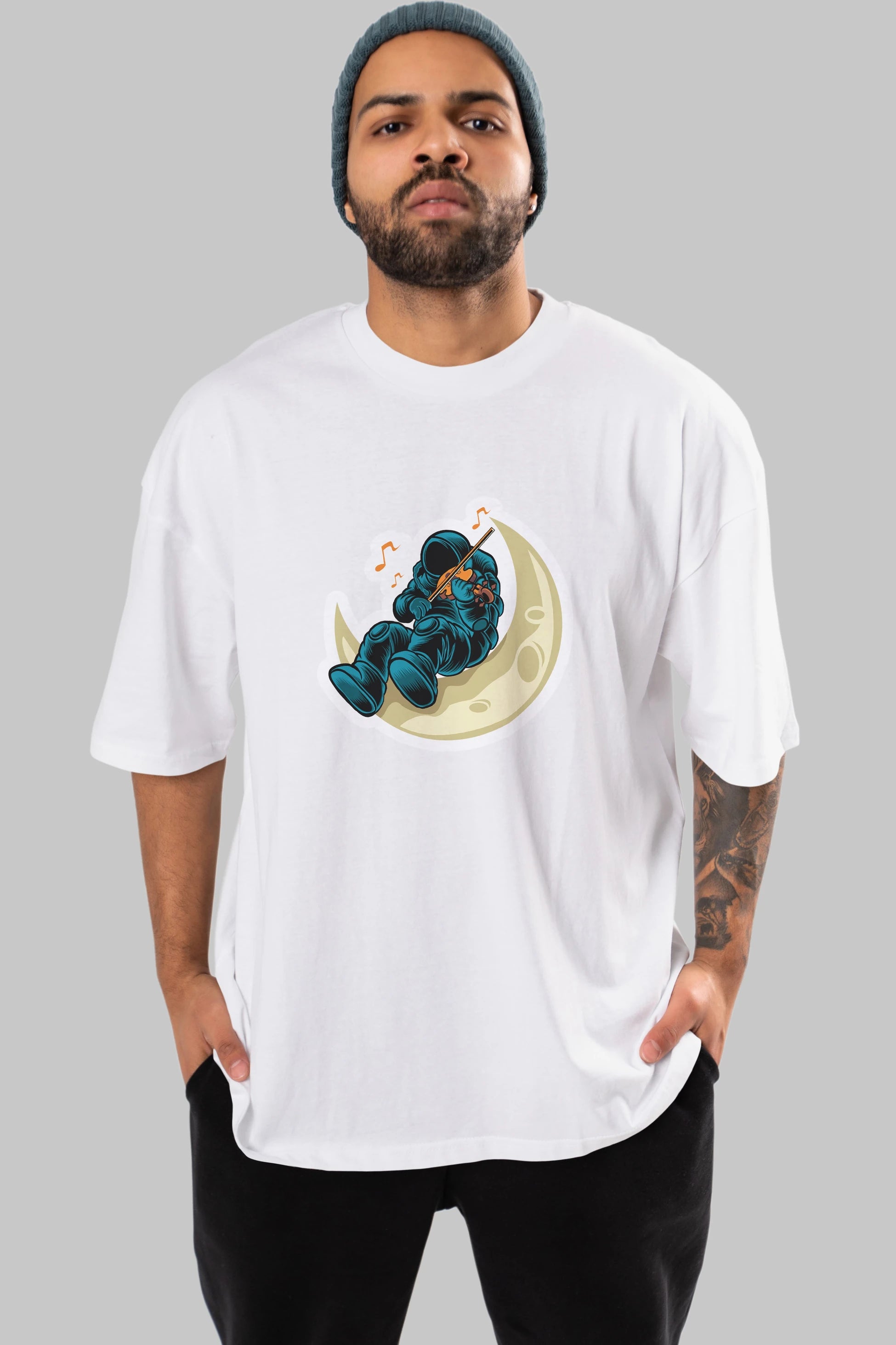 Playing Vionist in Space Sticker Ön Baskılı Oversize t-shirt Erkek Kadın Unisex