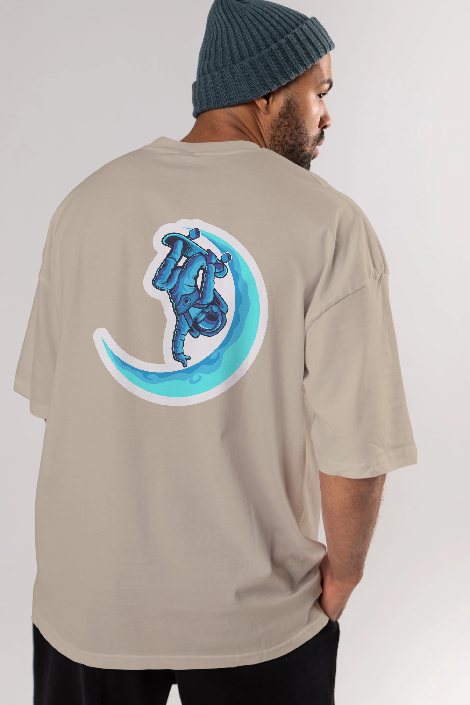 Skating on the moon sticker Arka Baskılı Oversize t-shirt Erkek Kadın Unisex