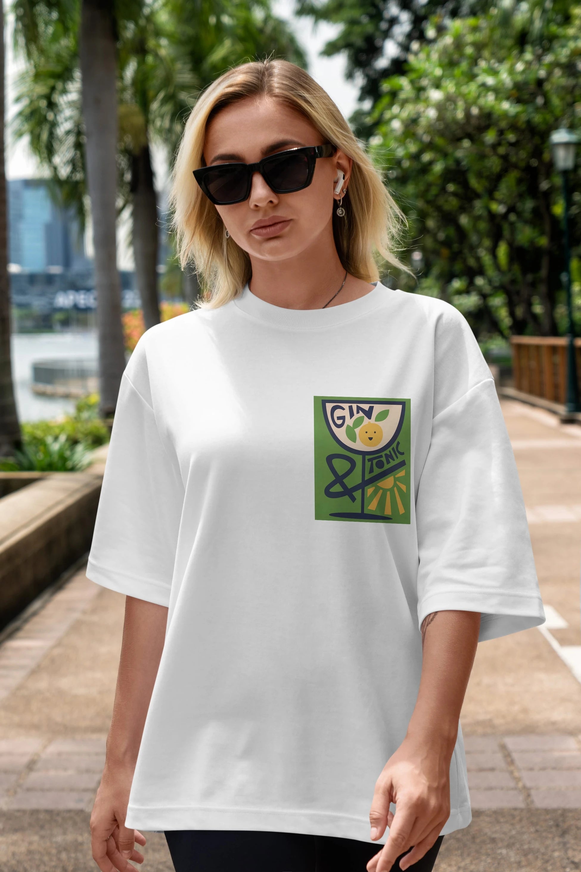 Gin Tonic 3 Ön Sol Baskılı Oversize t-shirt Erkek Kadın Unisex %100 Pamuk Bisiklet Yaka tişort