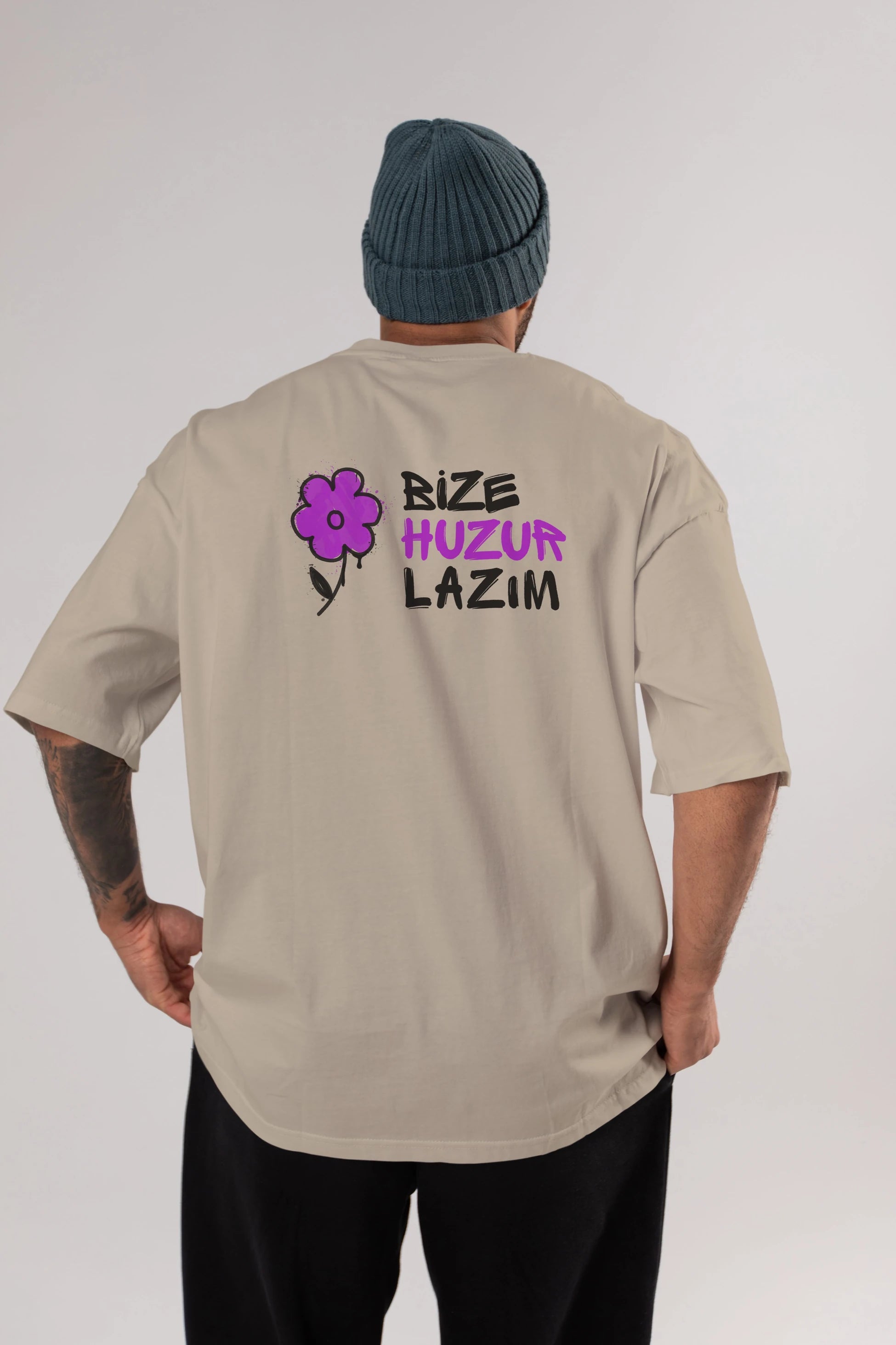 Bize Huzur Lazım Arka Baskılı Oversize t-shirt Erkek Kadın Unisex