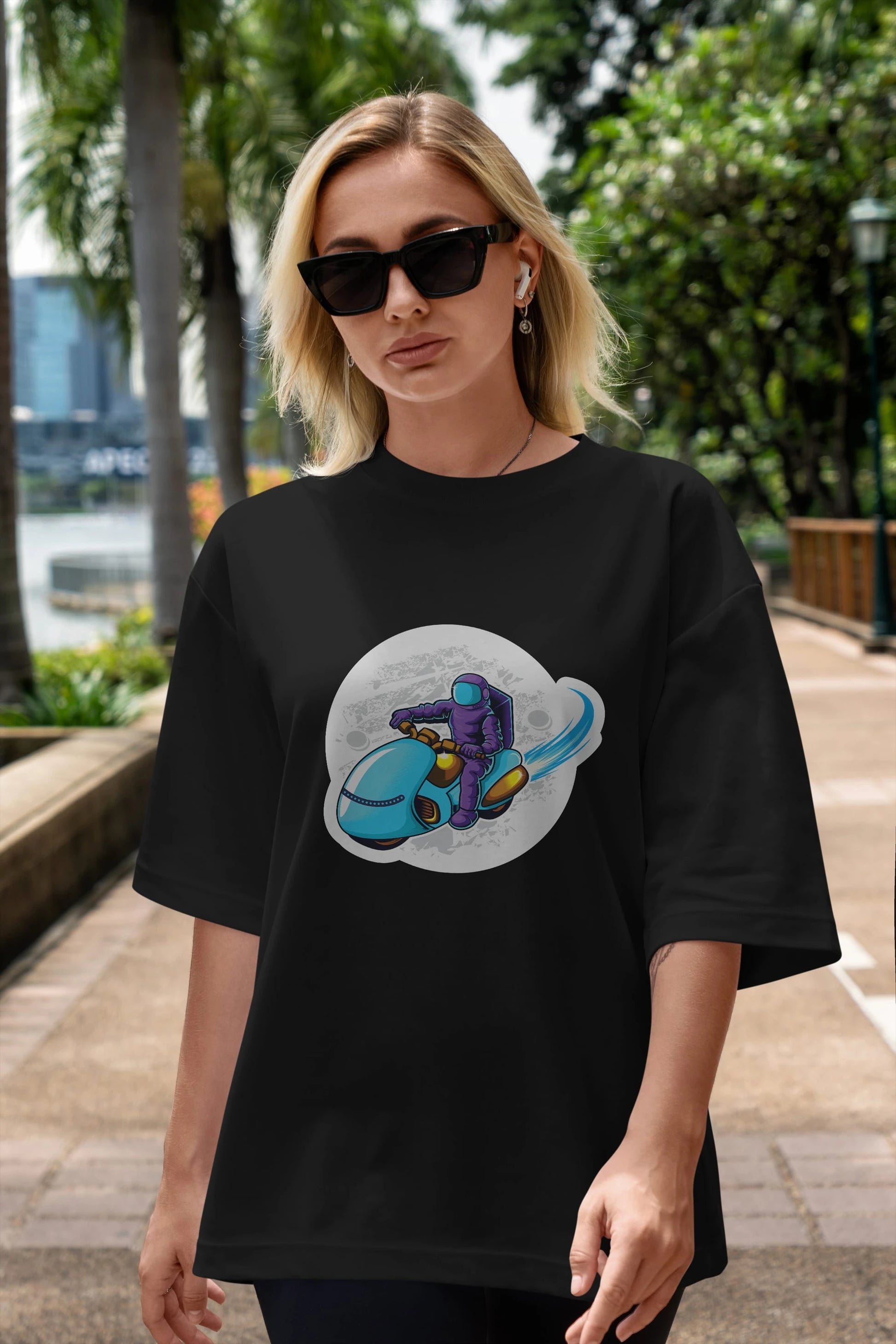 Astrorider in Space Sticker Ön Baskılı Oversize t-shirt Erkek Kadın Unisex