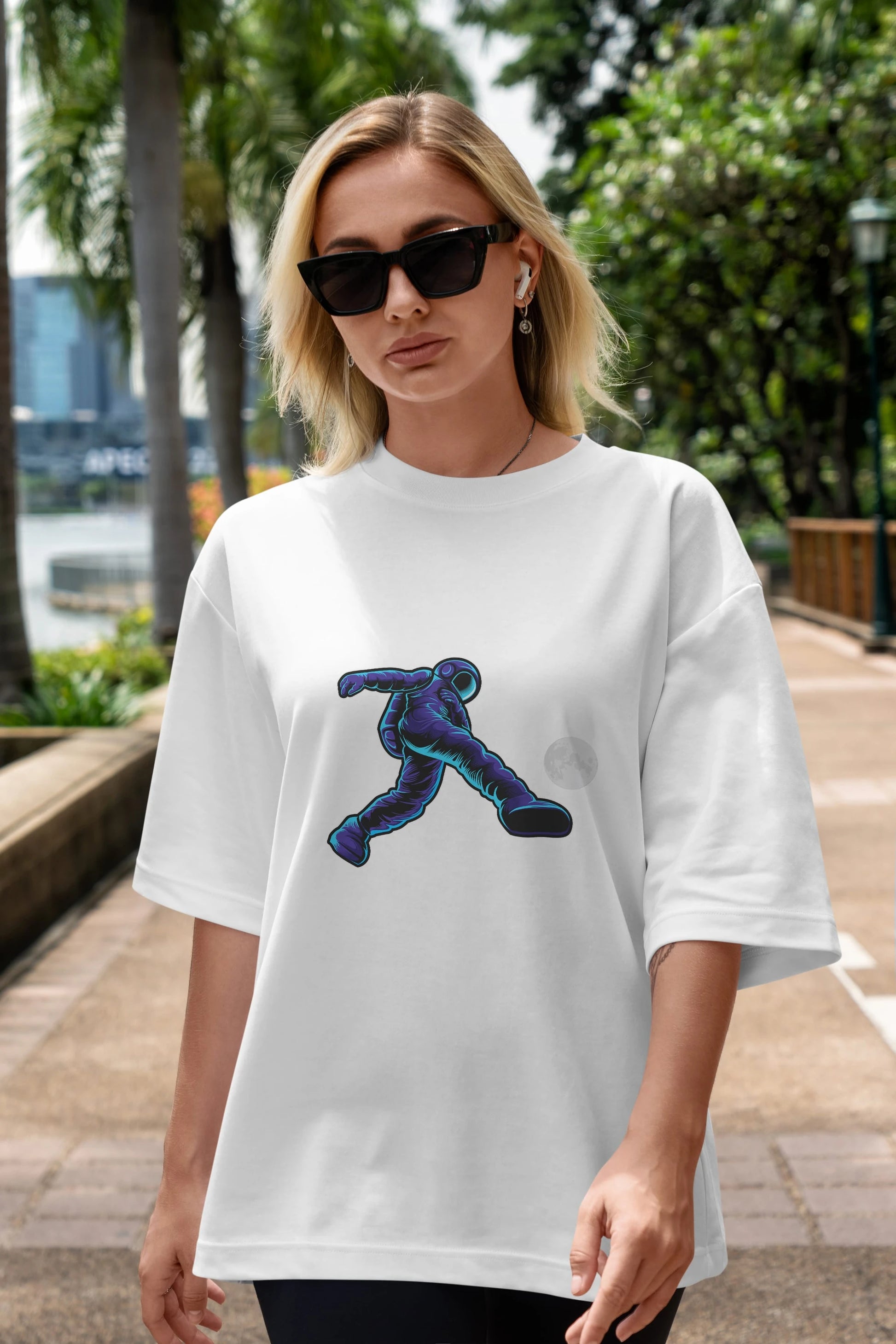 Astroball in Space Ön Baskılı Oversize t-shirt Erkek Kadın Unisex