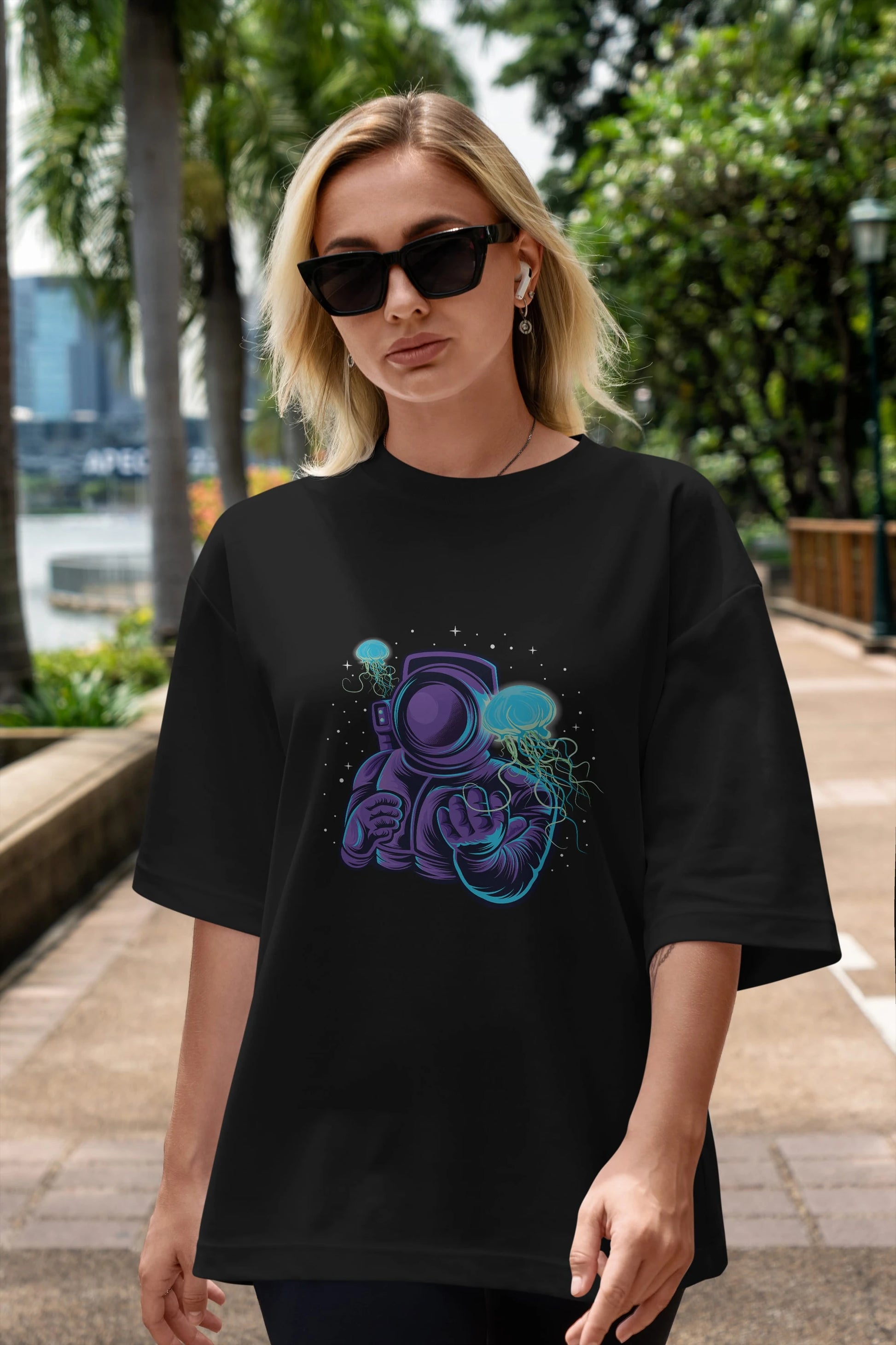 Astronaut and Jellyfish Ön Baskılı Oversize t-shirt Erkek Kadın Unisex