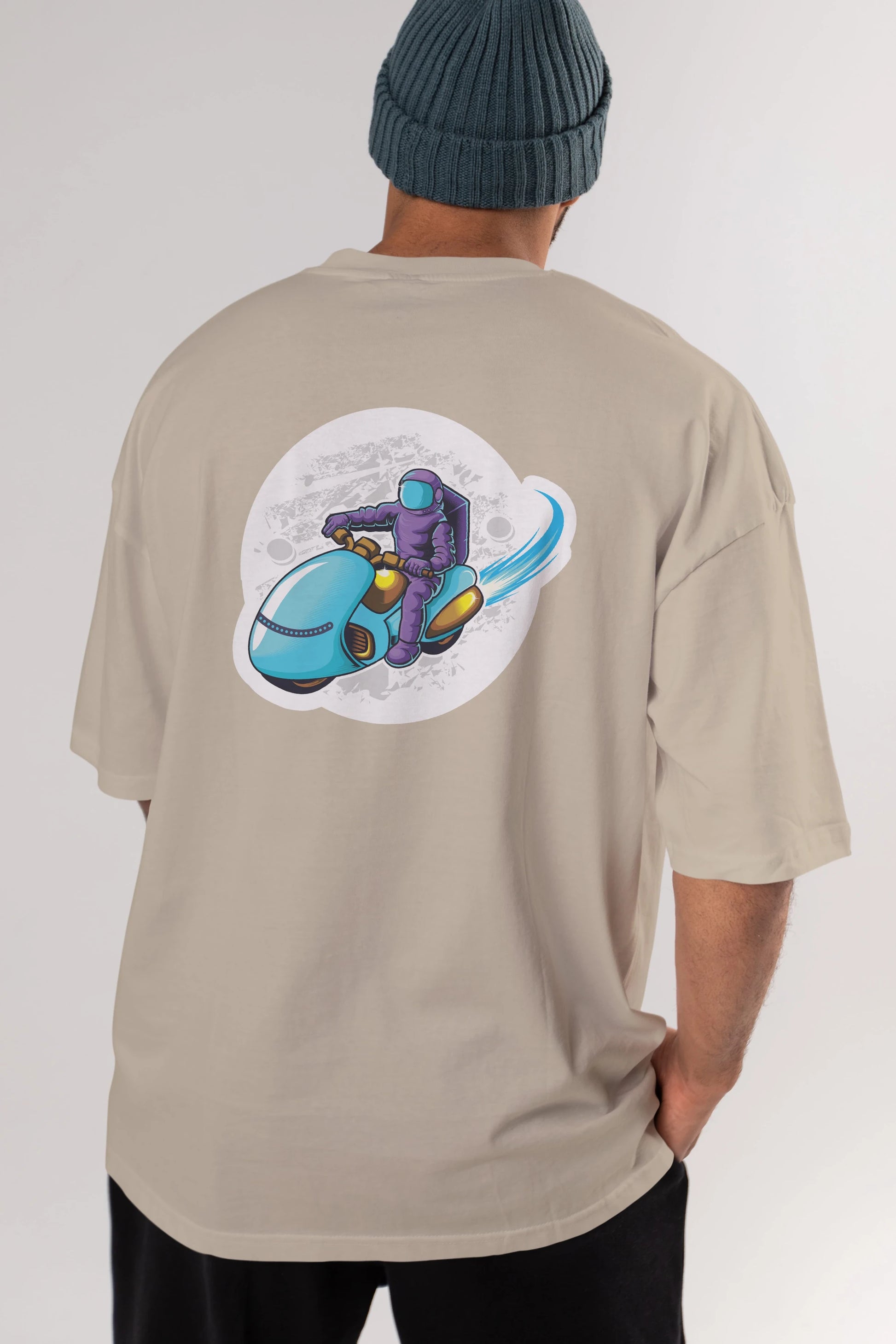 Astrorider in Space Sticker Arka Baskılı Oversize t-shirt Erkek Kadın Unisex