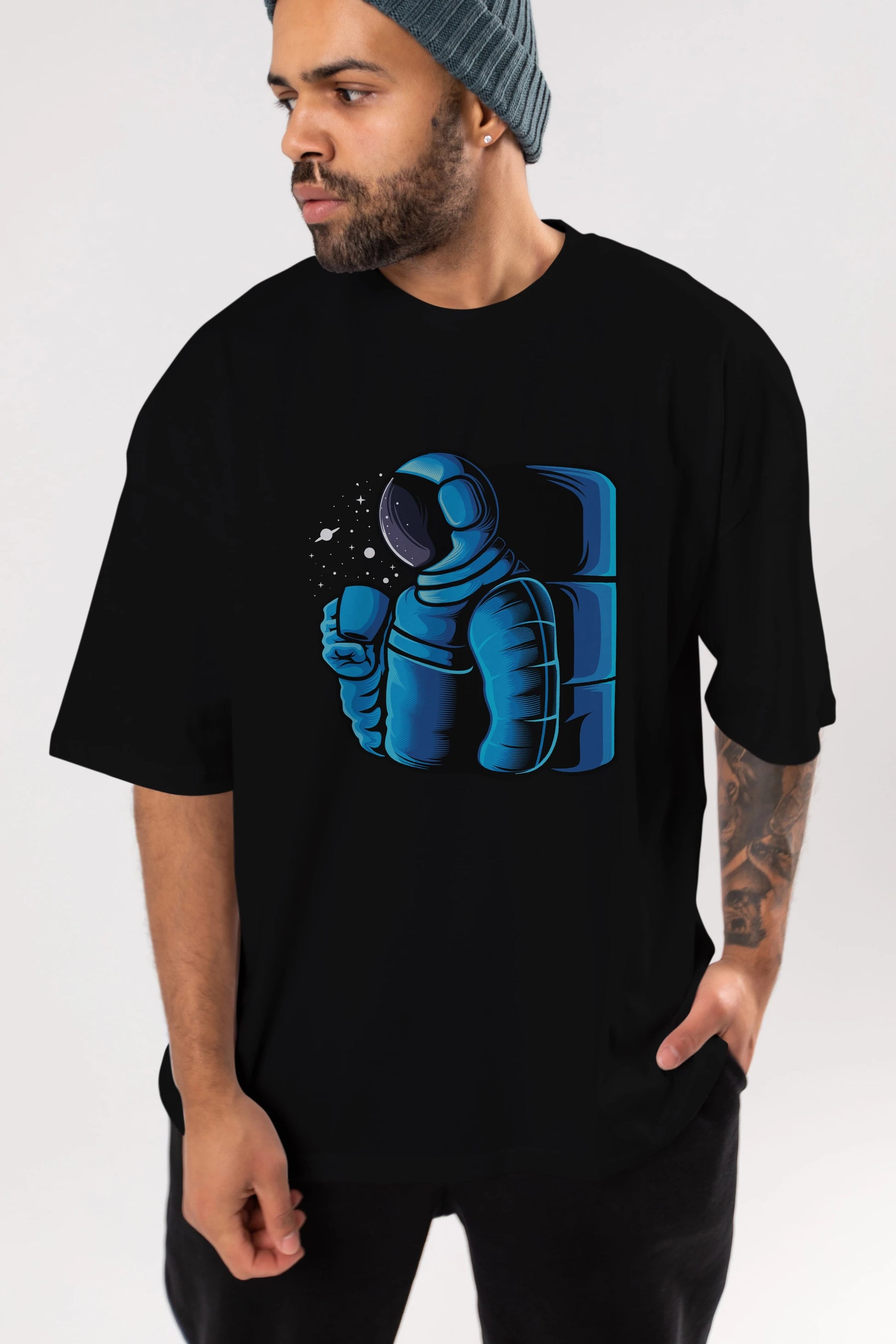 Drinking coffee in space Ön Baskılı Oversize t-shirt Erkek Kadın Unisex