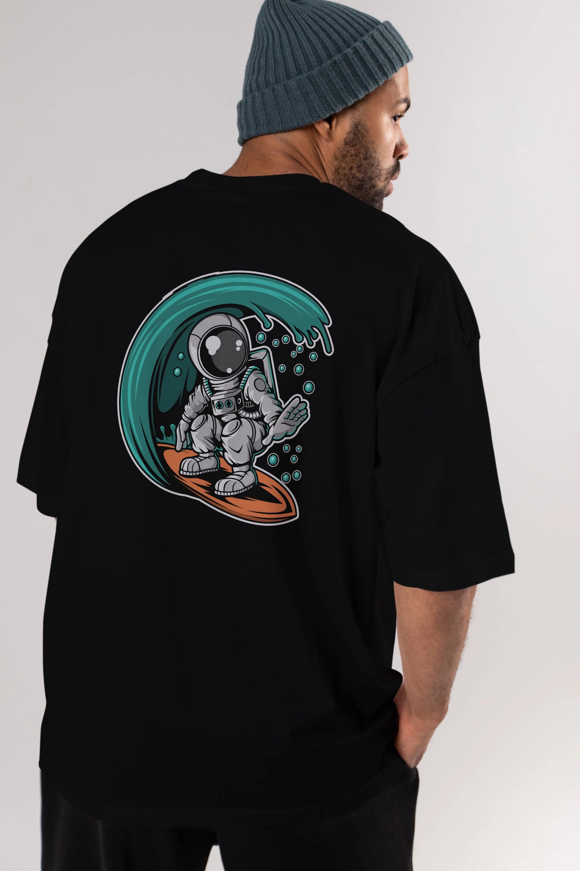 Astronaut Surfing Arka Baskılı Oversize t-shirt Erkek Kadın Unisex