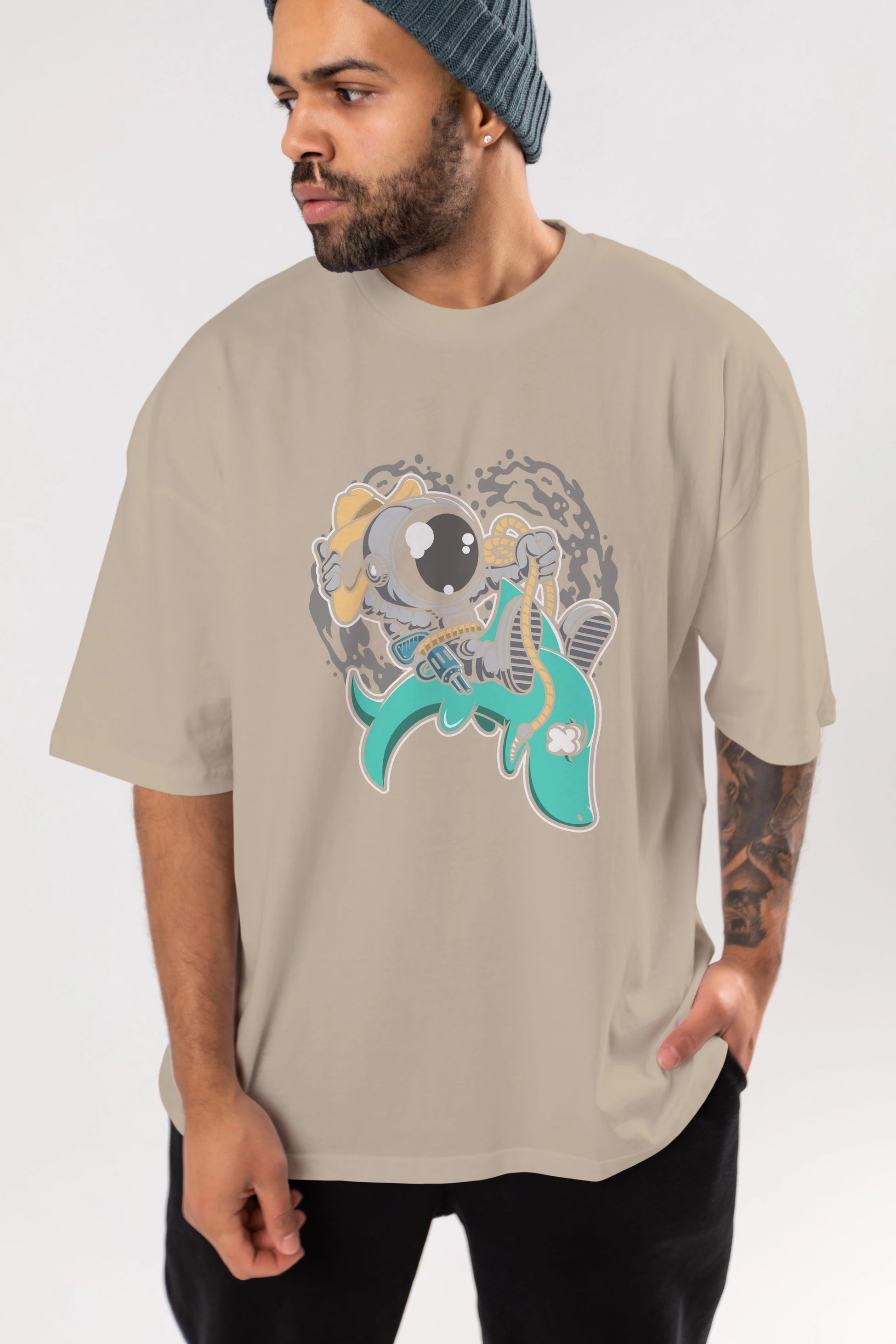 Astronaut Riding Shark Ön Baskılı Oversize t-shirt Erkek Kadın Unisex