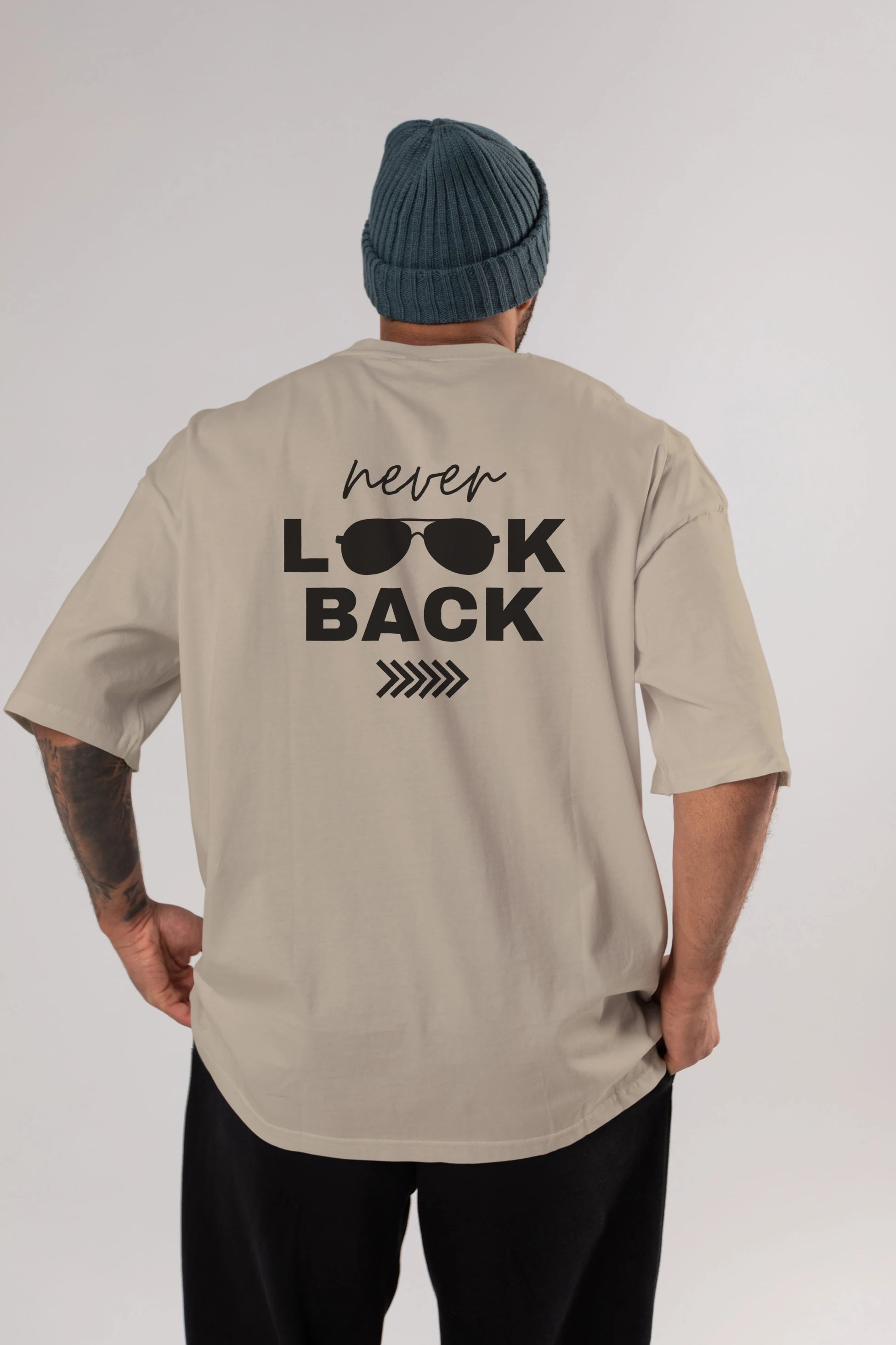 Never Look Back Yazılı Arka Baskılı Oversize t-shirt Erkek Kadın Unisex
