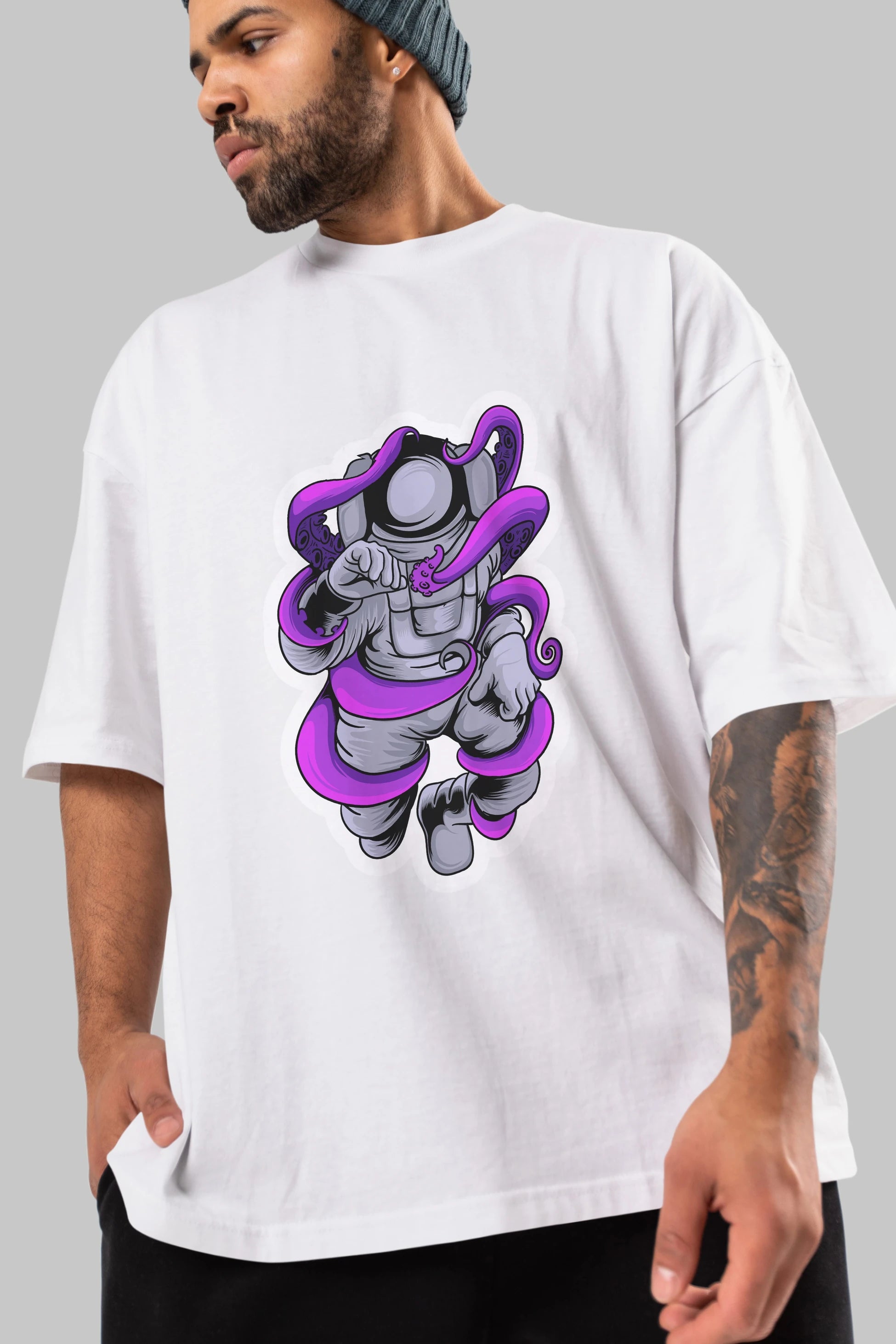 Astronaut fighting octopus sticker Ön Baskılı Oversize t-shirt Erkek Kadın Unisex