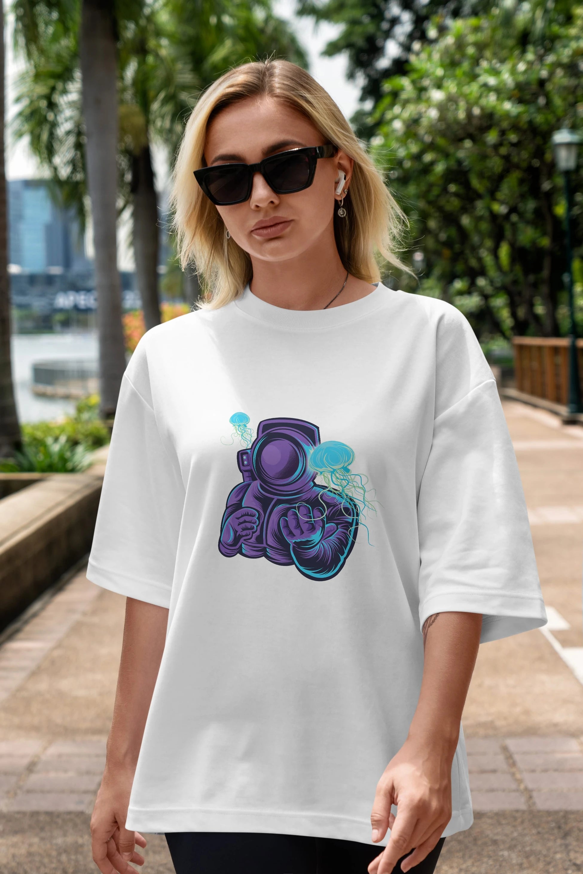 Astronaut and Jellyfish Sticker Ön Baskılı Oversize t-shirt Erkek Kadın Unisex