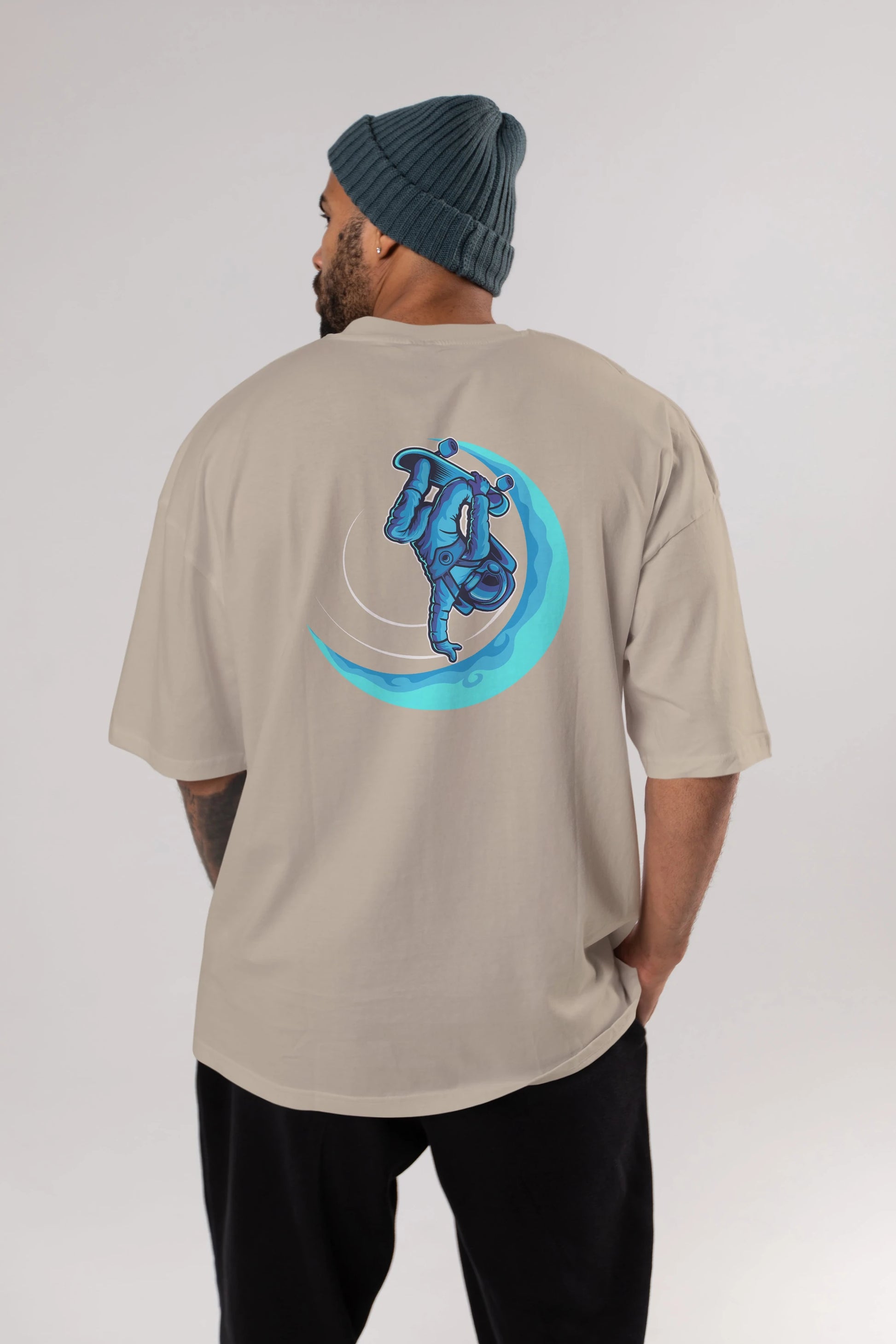 Skating on the moon Arka Baskılı Oversize t-shirt Erkek Kadın Unisex