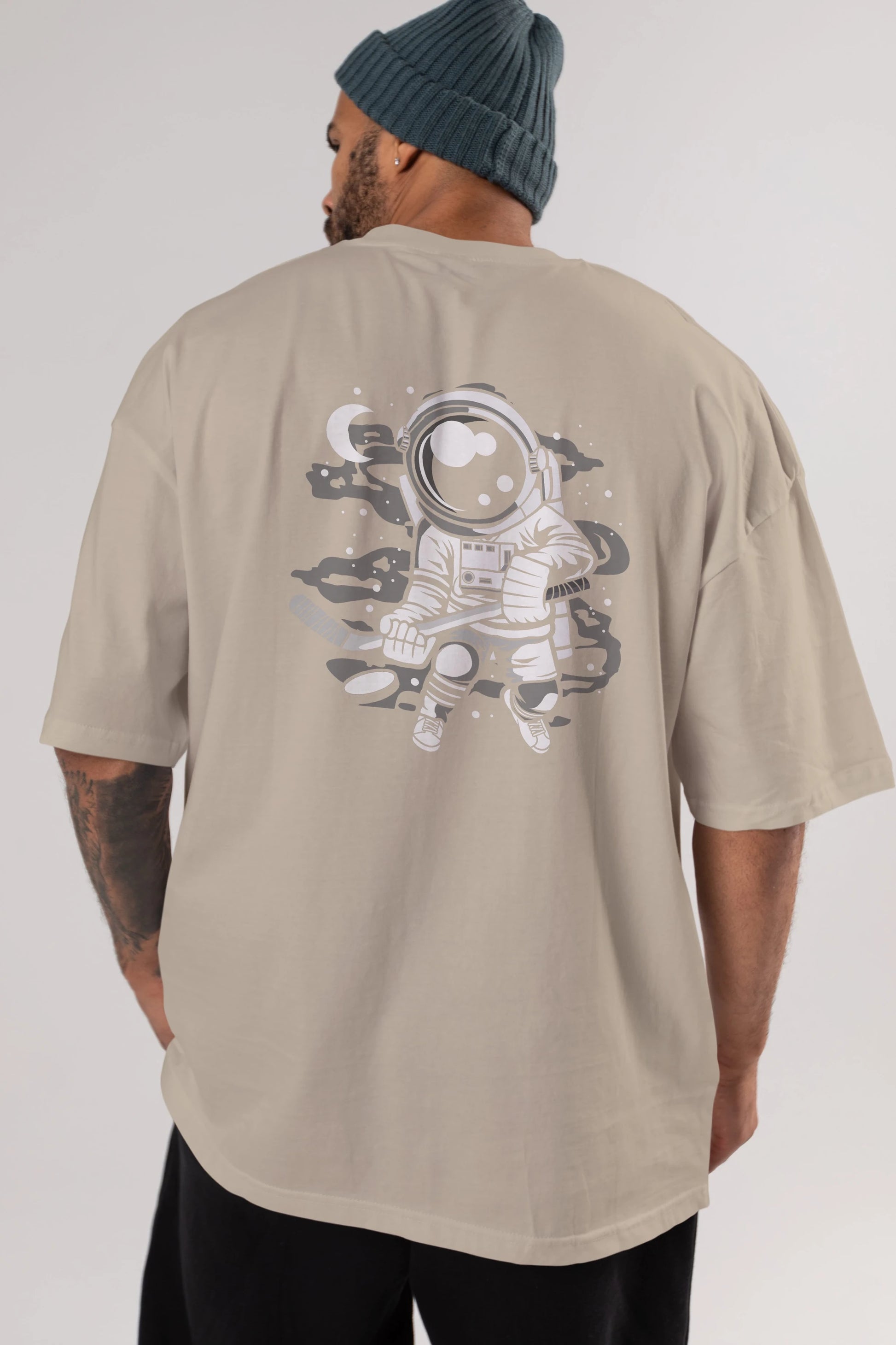 Hockey Player Astronaut Arka Baskılı Oversize t-shirt Erkek Kadın Unisex