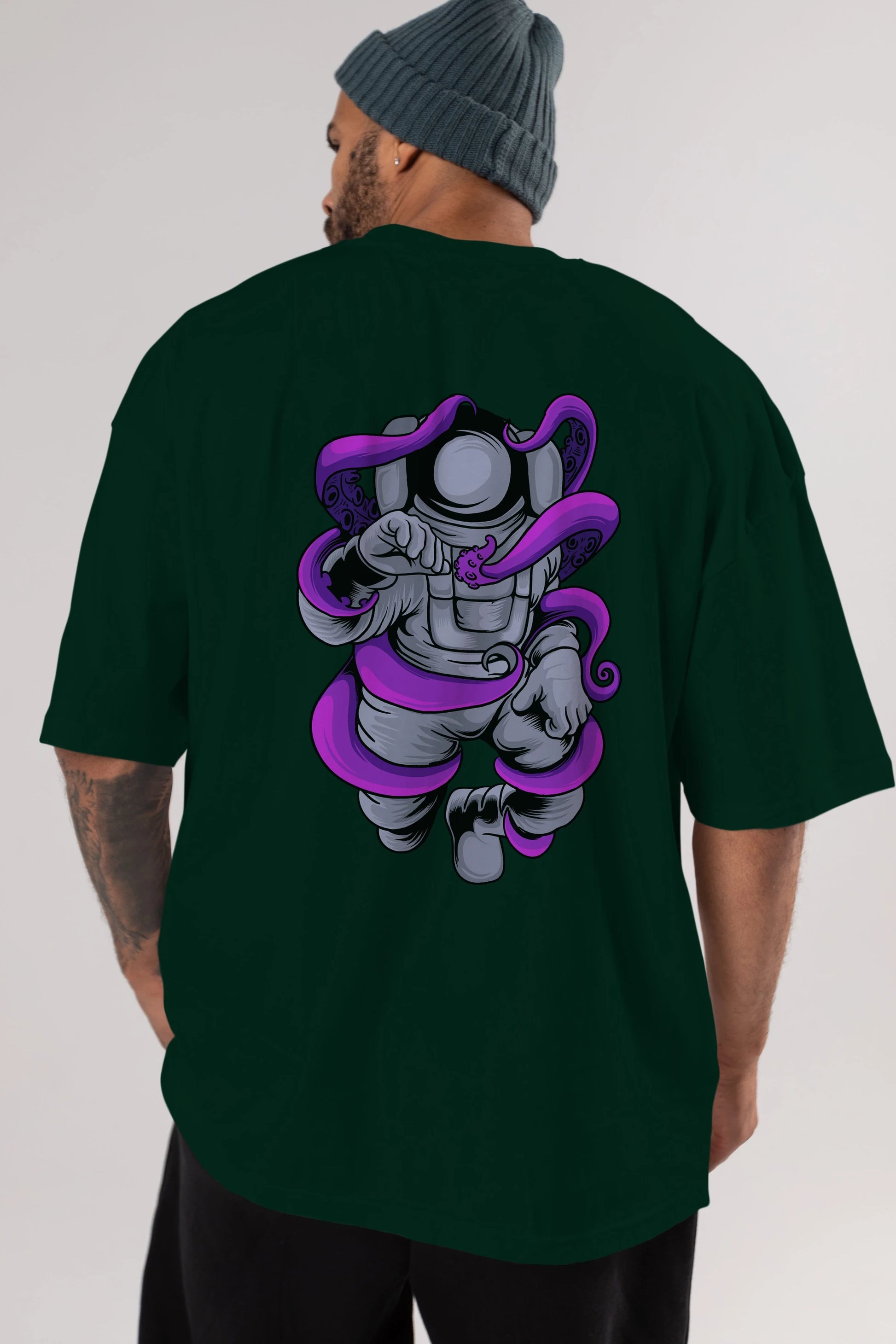 Astronaut fighting octopus Arka Baskılı Oversize t-shirt Erkek Kadın Unisex