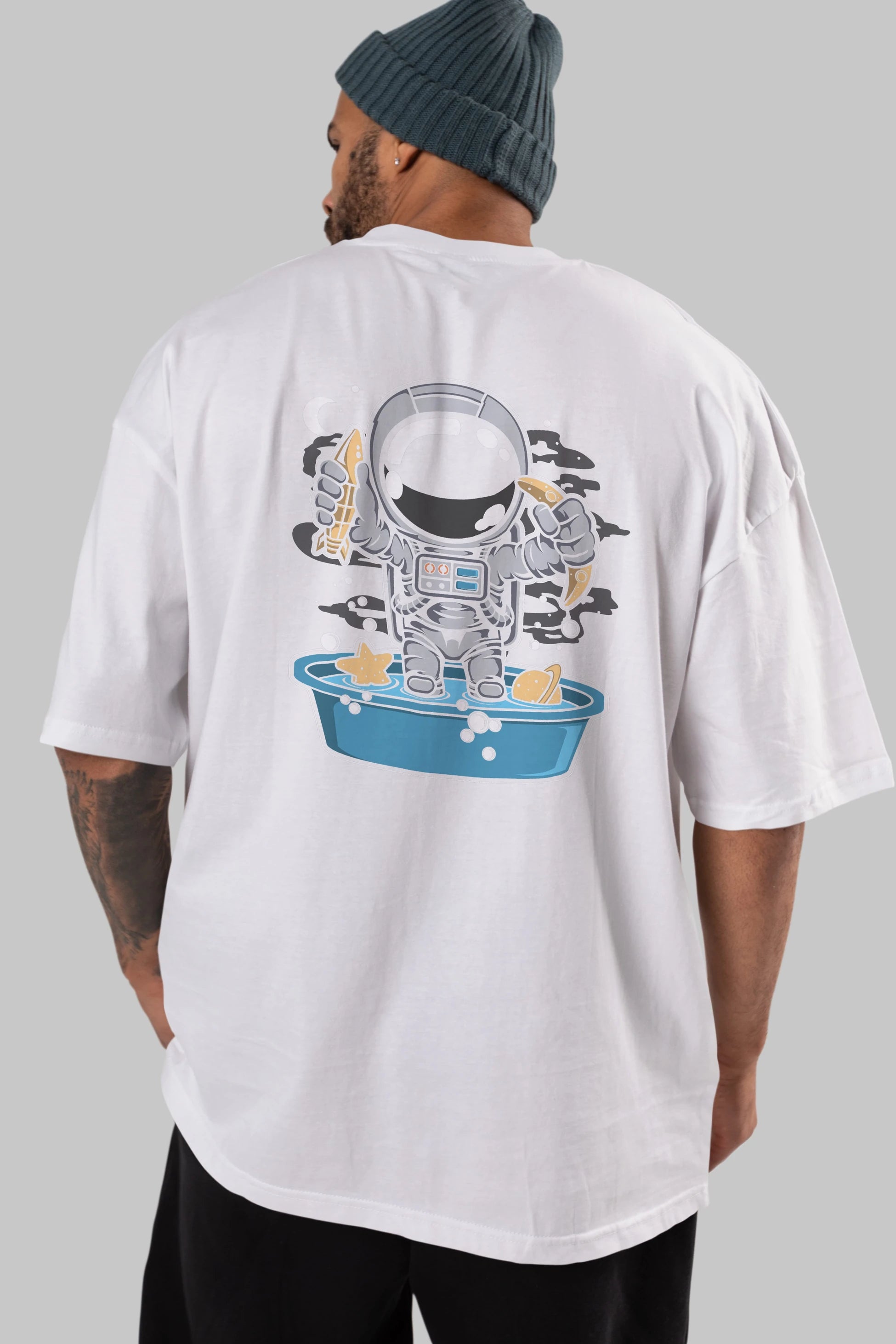 Astronaut Bath Tub Arka Baskılı Oversize t-shirt Erkek Kadın Unisex