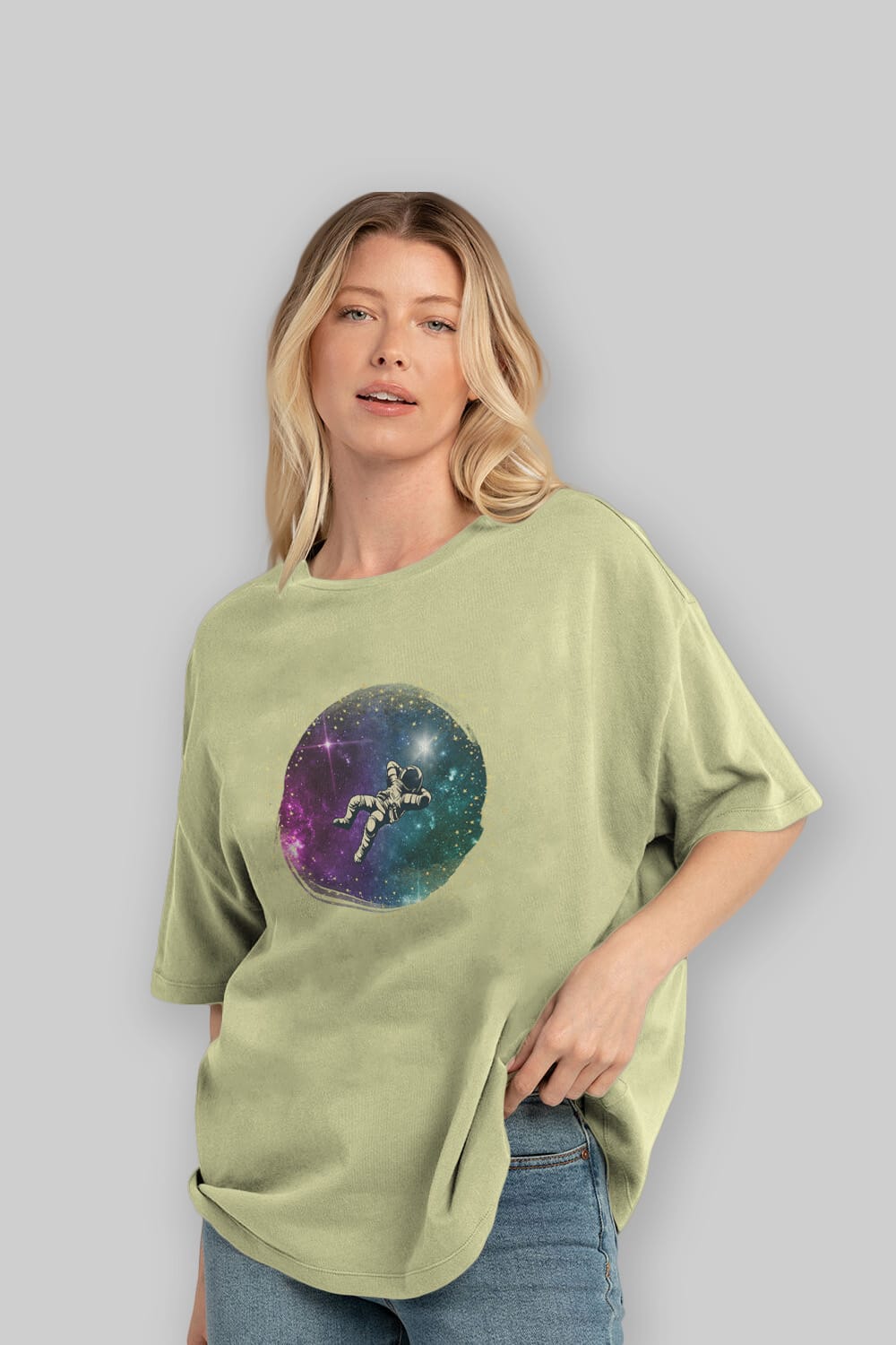 Astronaut in the Galaxy Ön Baskılı Oversize t-shirt Erkek Kadın Unisex