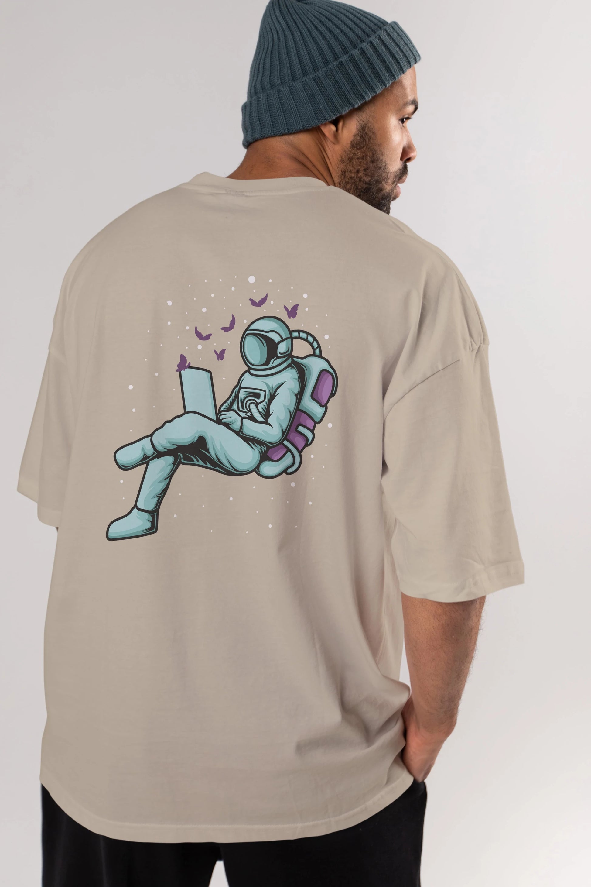 Work with Butterflies in Space Arka Baskılı Oversize t-shirt Erkek Kadın Unisex