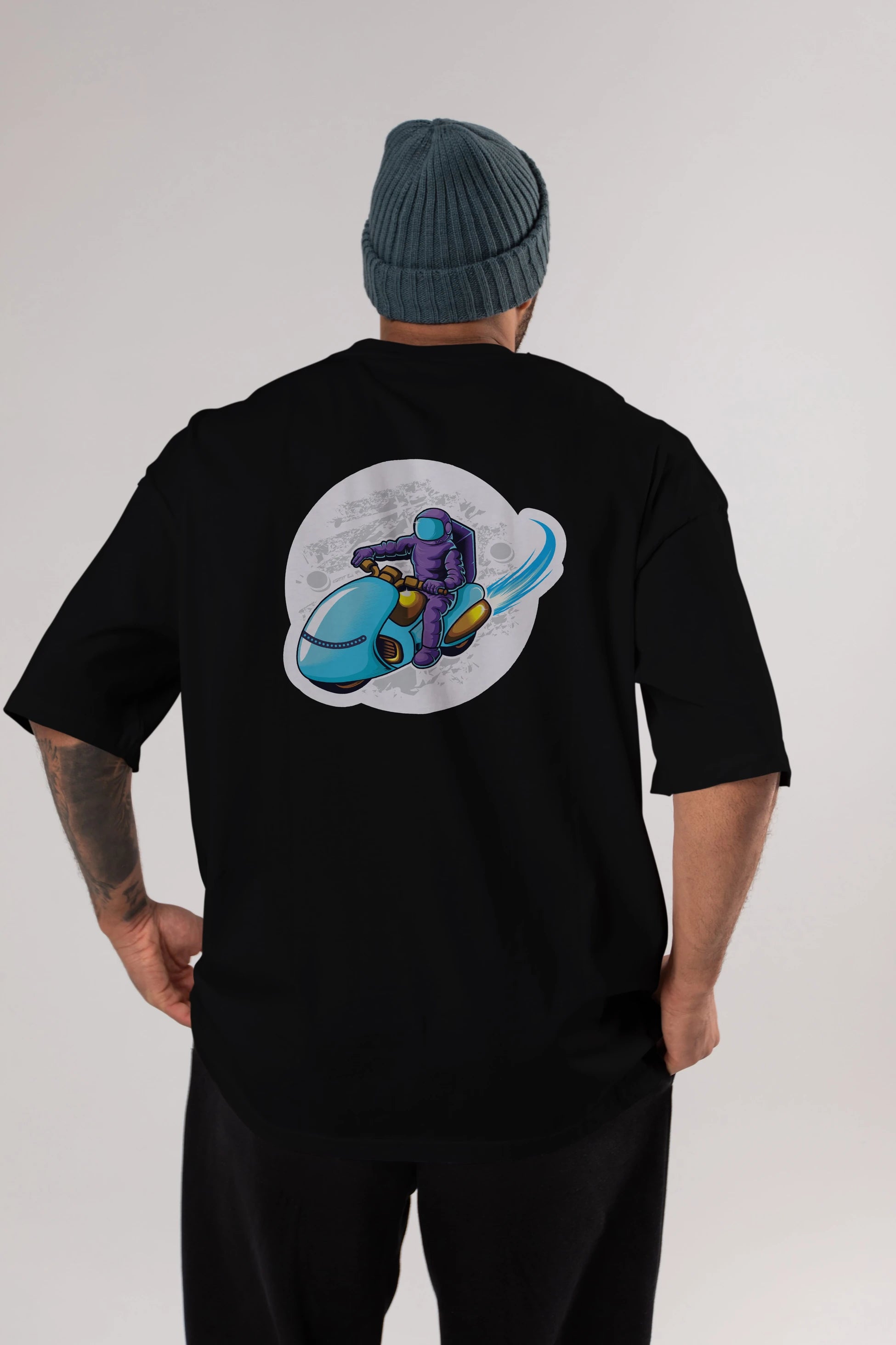 Astrorider in Space Sticker Arka Baskılı Oversize t-shirt Erkek Kadın Unisex