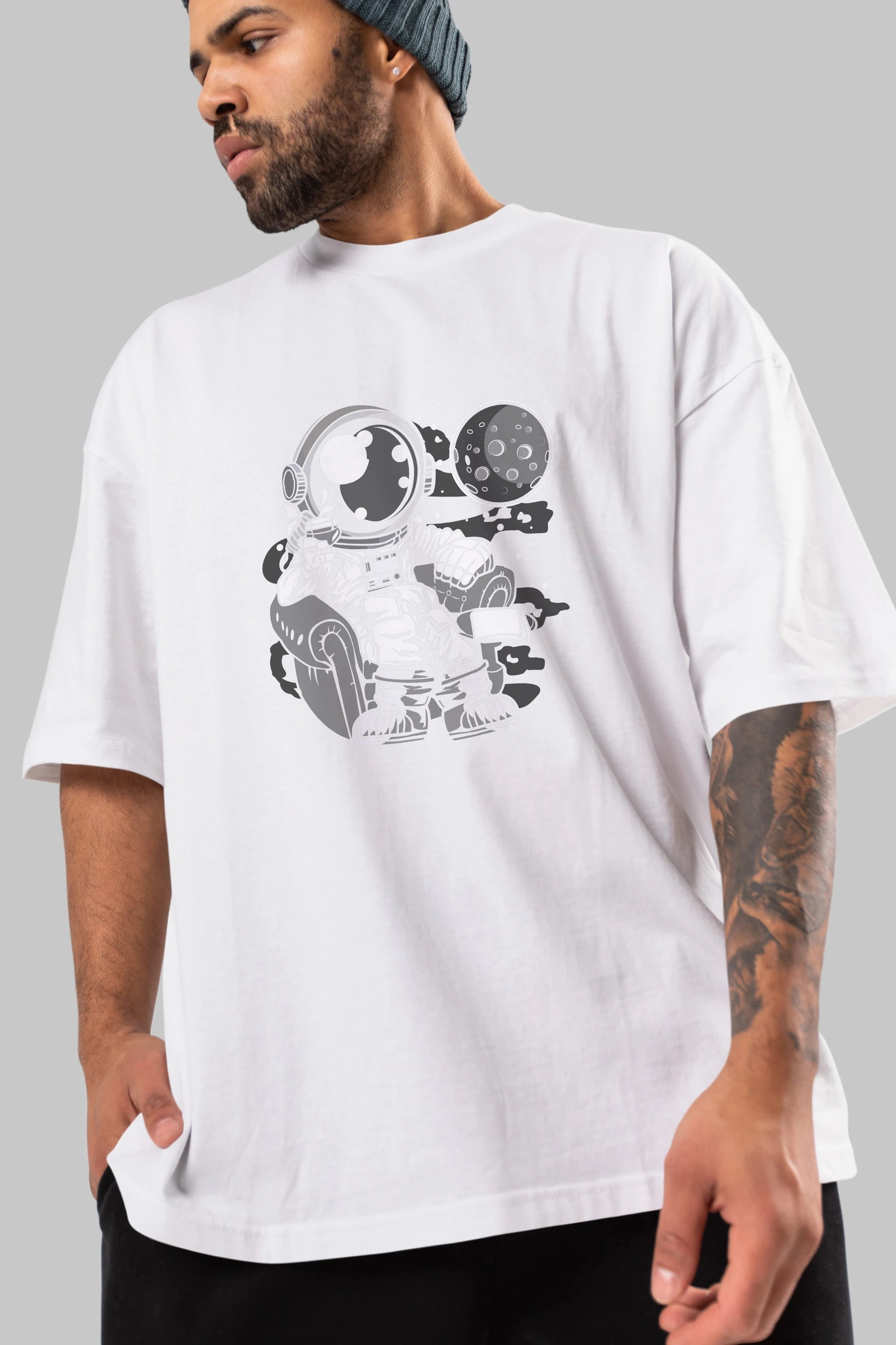 Astronaut Drinking And Relax Ön Baskılı Oversize t-shirt Erkek Kadın Unisex
