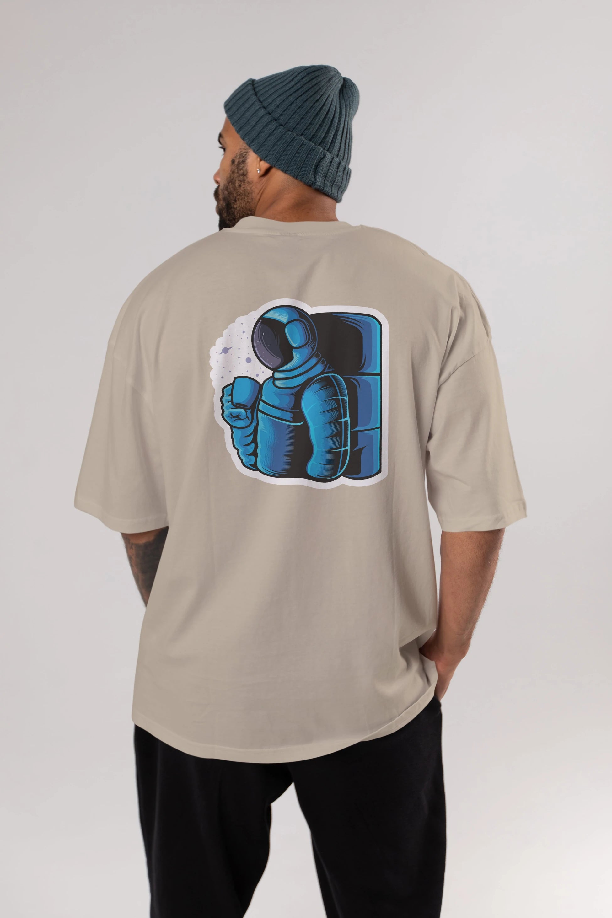 Drinking coffee in space sticker Arka Baskılı Oversize t-shirt Erkek Kadın Unisex