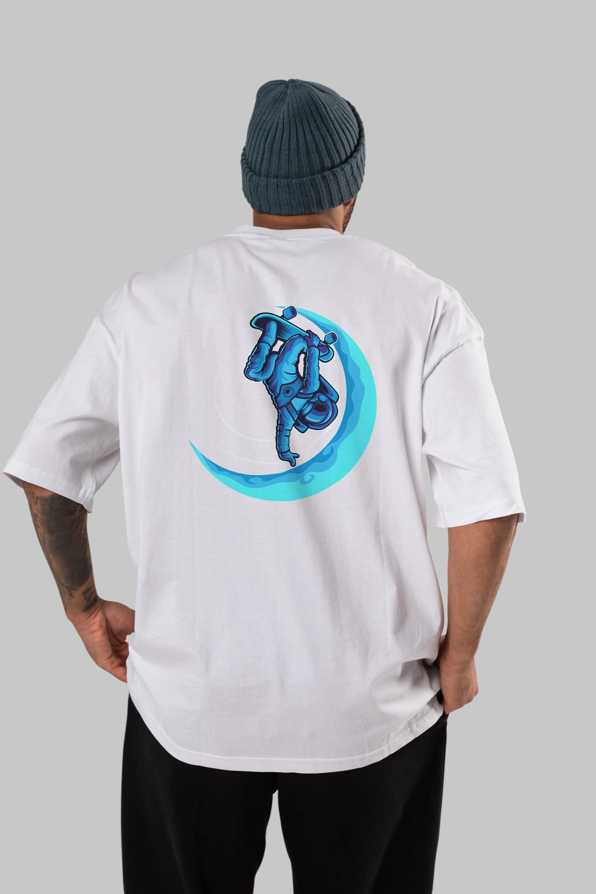 Skating on the moon Arka Baskılı Oversize t-shirt Erkek Kadın Unisex
