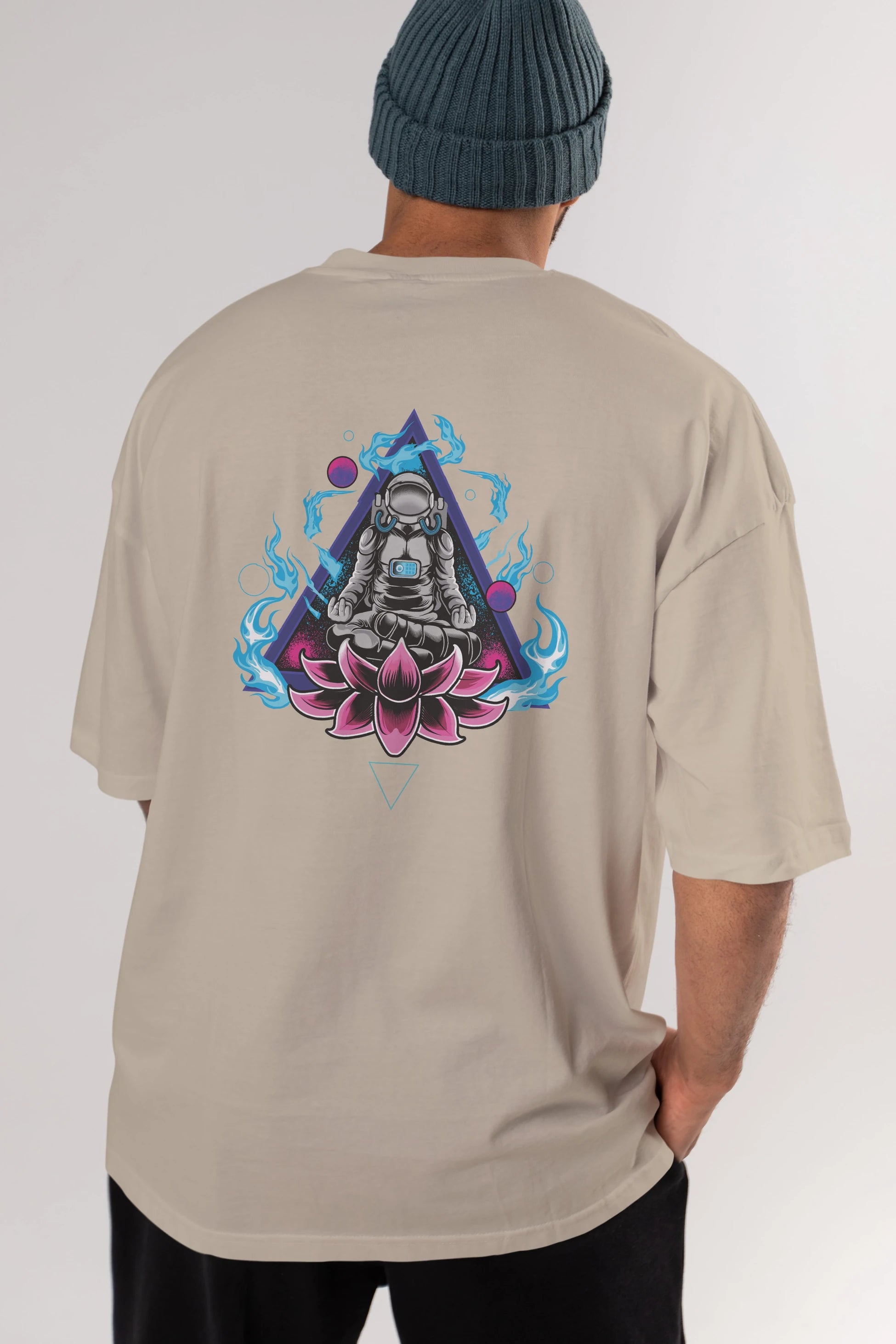 Astronaut Meditation (2) Arka Baskılı Oversize t-shirt Erkek Kadın Unisex