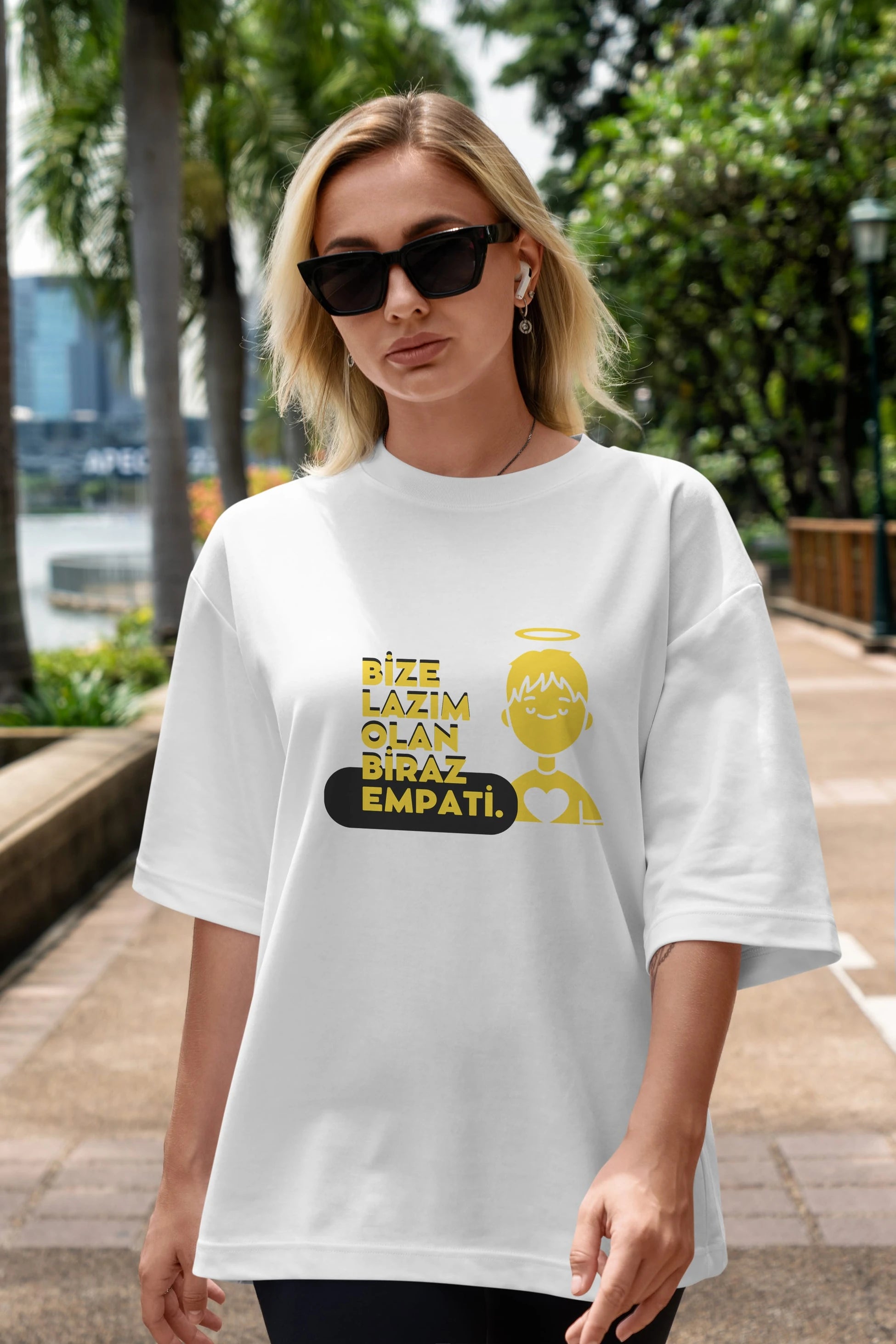 Bize Lazım Olan Biraz Empati Ön Baskılı Oversize t-shirt Erkek Kadın Unisex