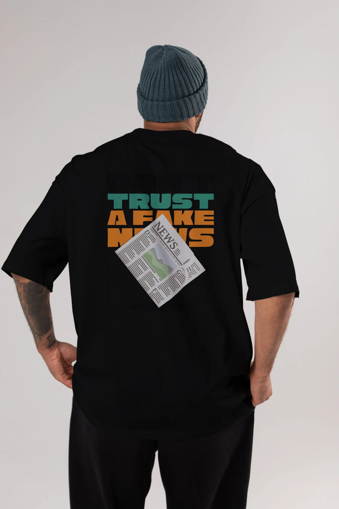 Dont Trust a Fake News Yazılı Arka Baskılı Oversize t-shirt Erkek Kadın Unisex