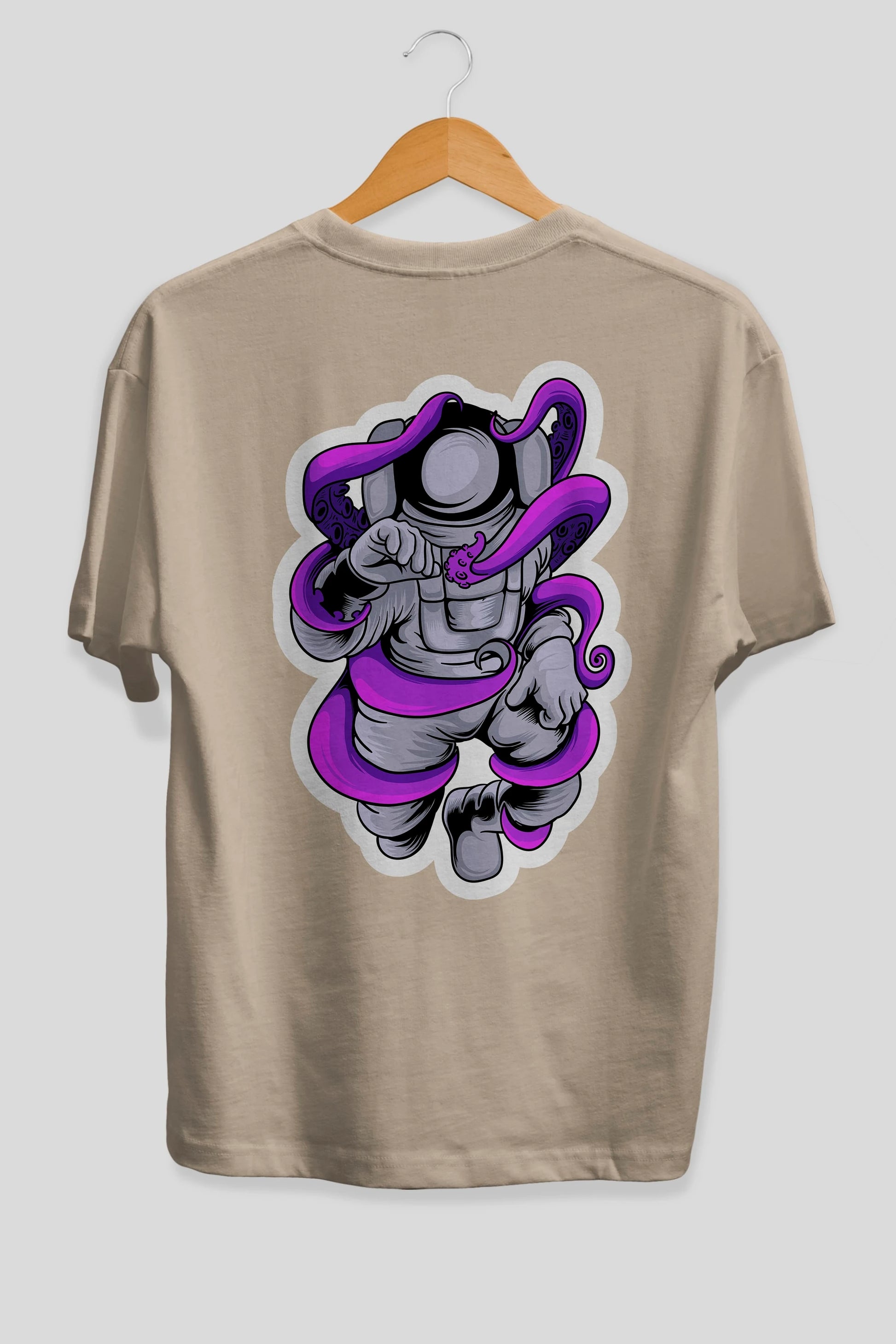 Astronaut fighting octopus sticker Arka Baskılı Oversize t-shirt Erkek Kadın Unisex