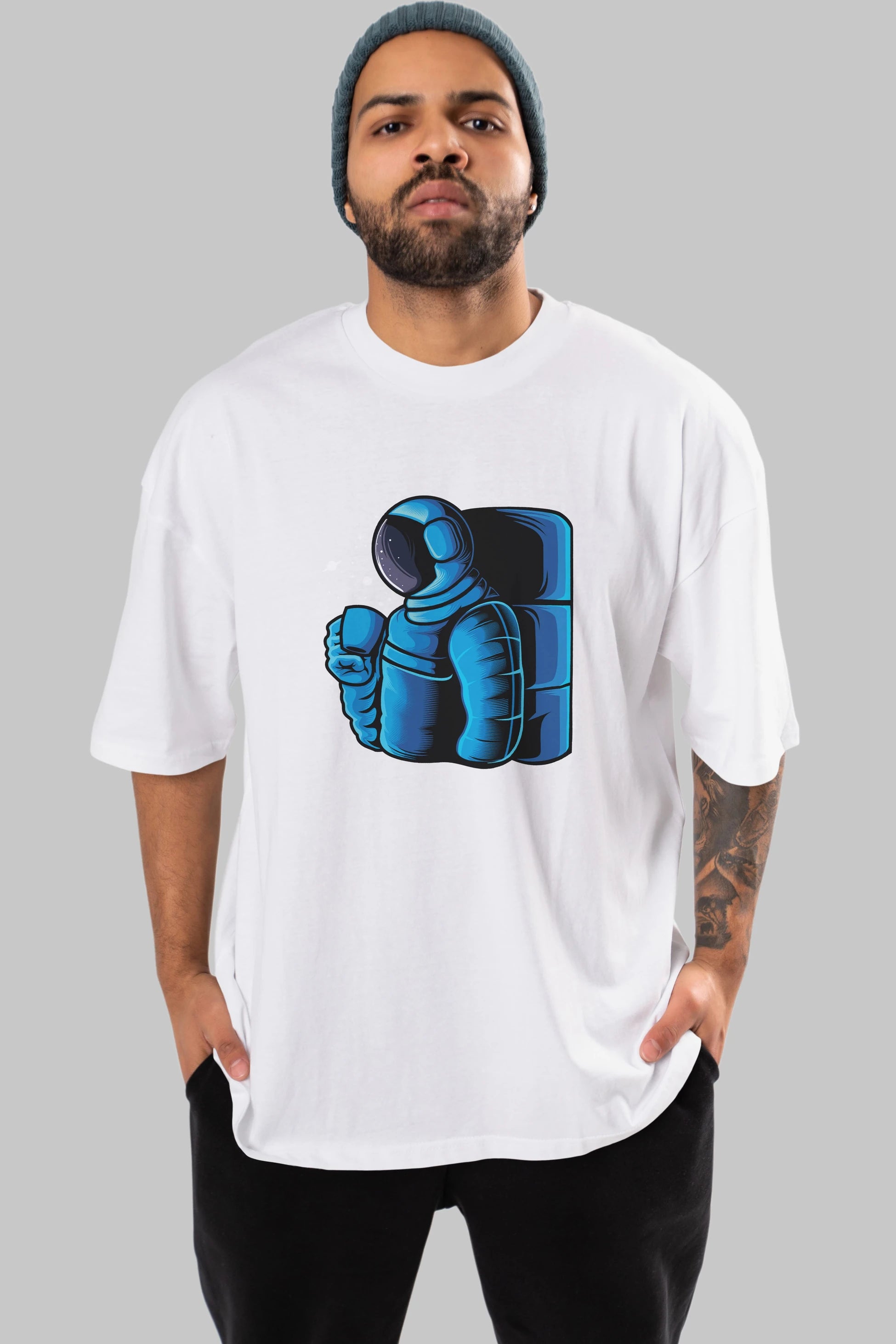 Drinking coffee in space Ön Baskılı Oversize t-shirt Erkek Kadın Unisex