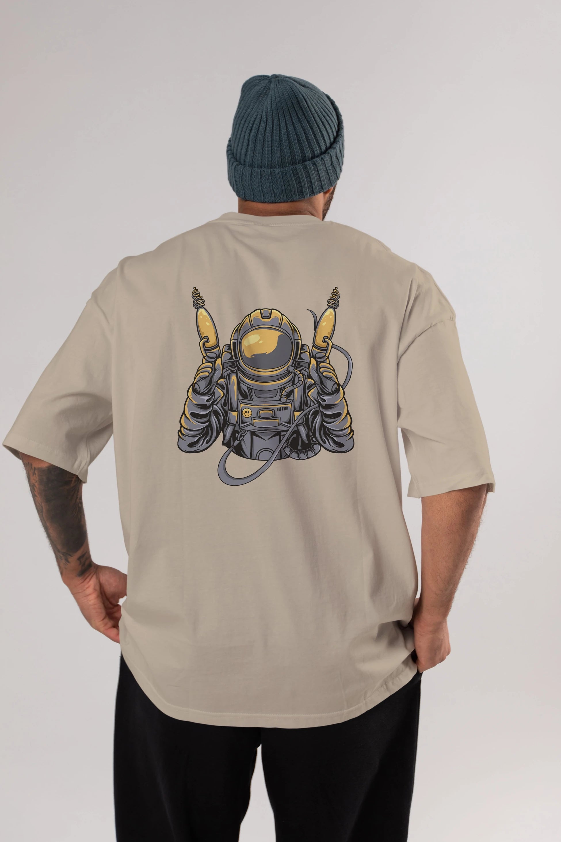 Alien Hunter Arka Baskılı Oversize t-shirt Erkek Kadın Unisex