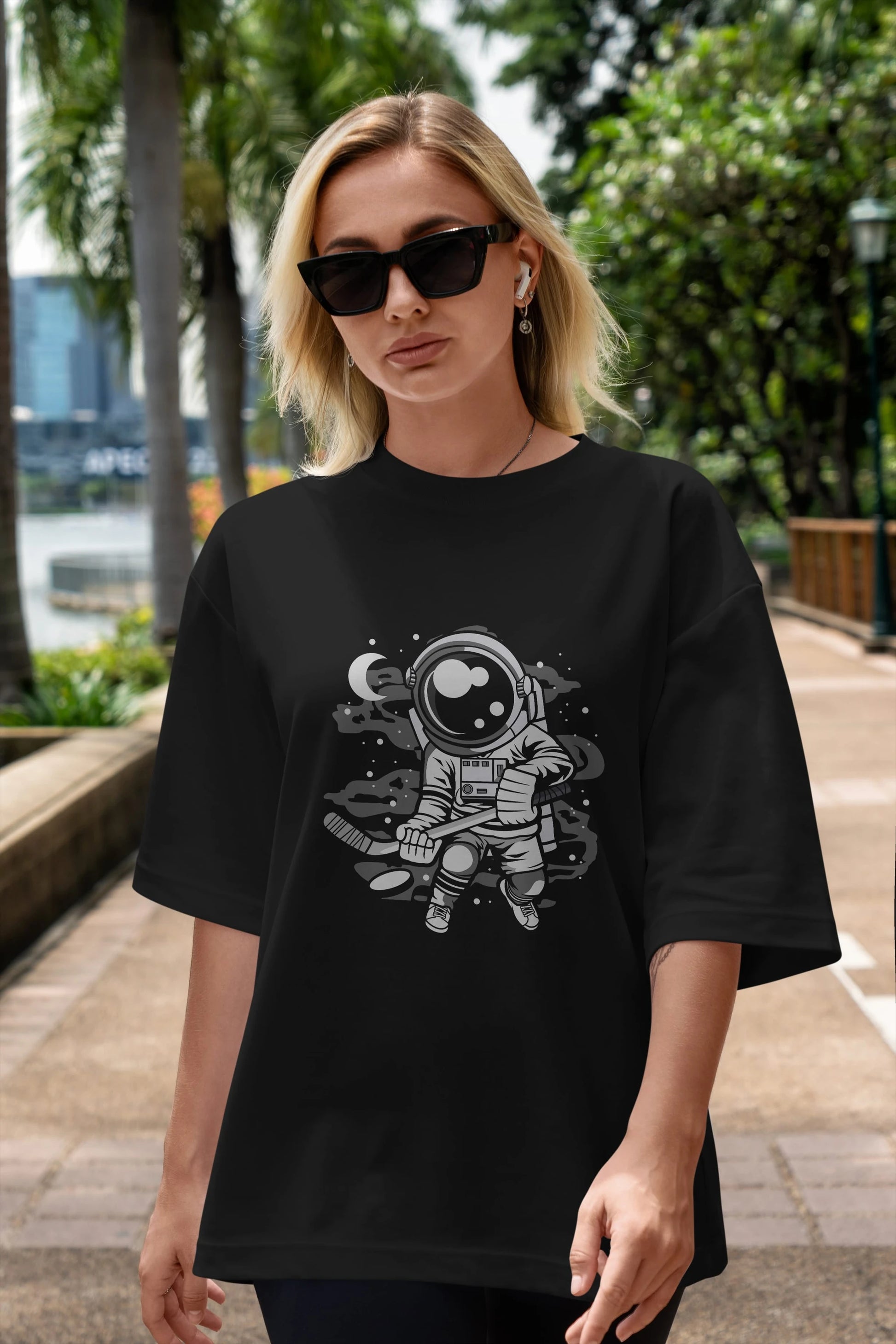 Hockey Player Astronaut Ön Baskılı Oversize t-shirt Erkek Kadın Unisex