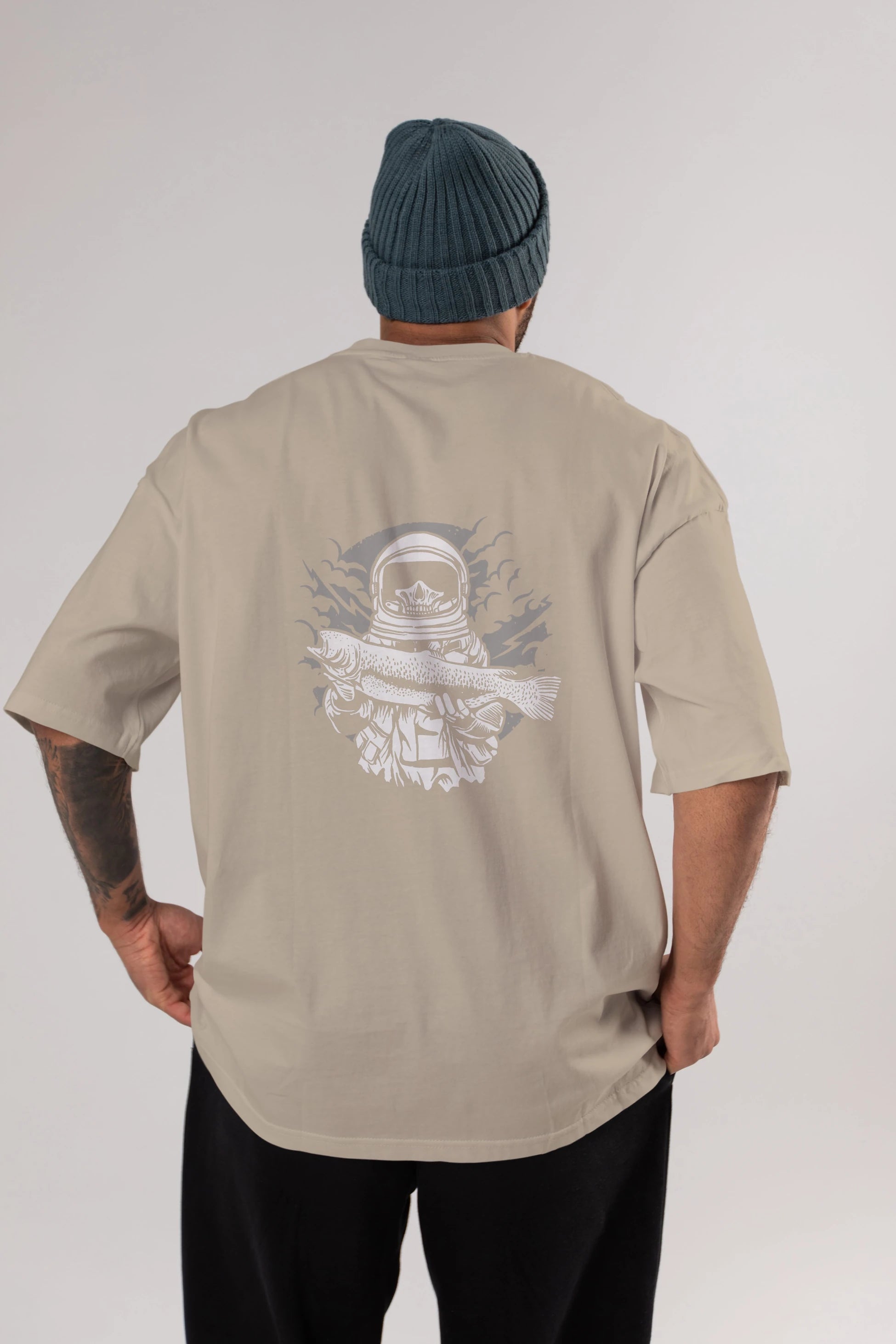Astronaut Fishing Arka Baskılı Oversize t-shirt Erkek Kadın Unisex %100 Pamuk