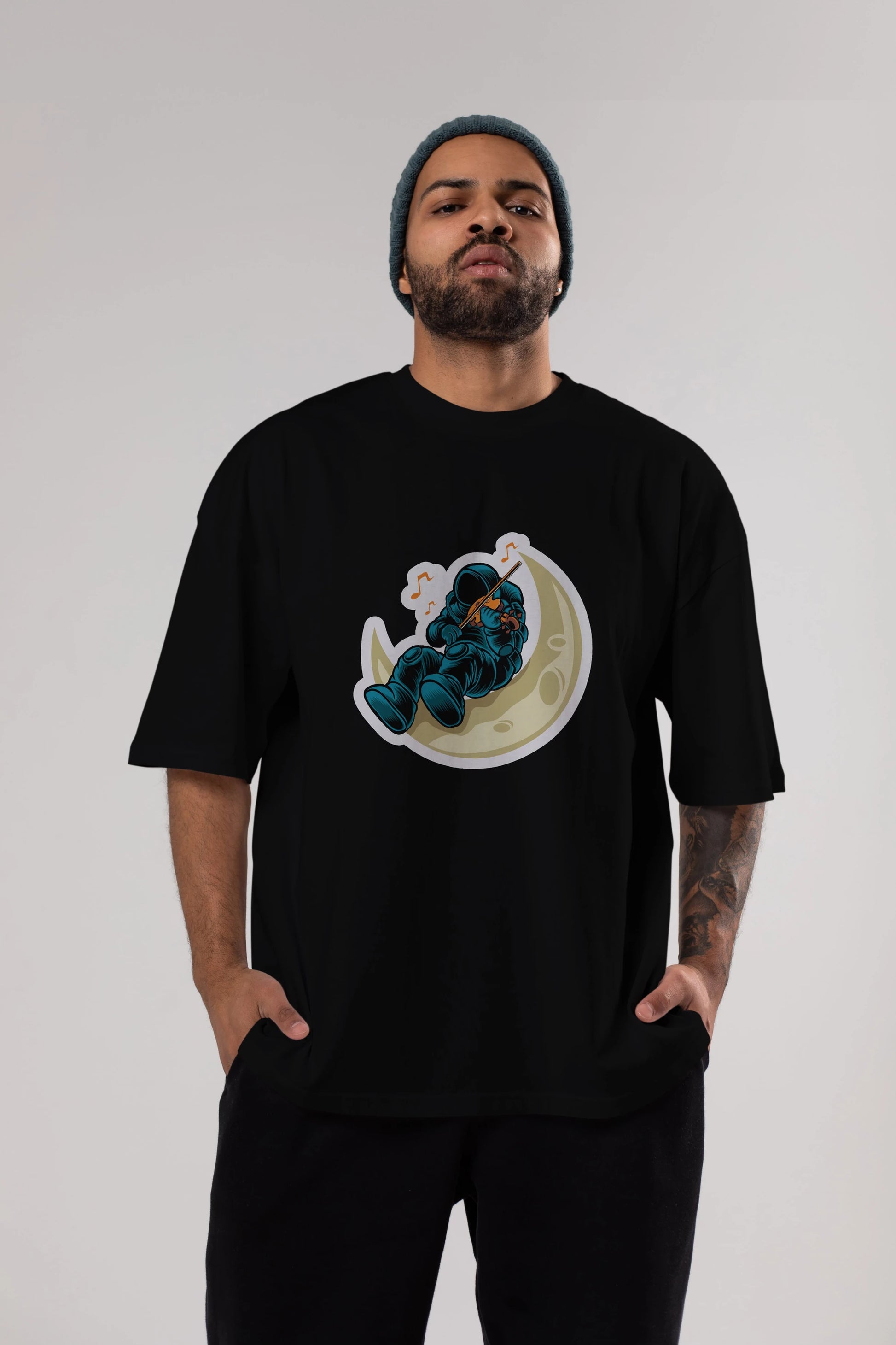 Playing Vionist in Space Sticker Ön Baskılı Oversize t-shirt Erkek Kadın Unisex