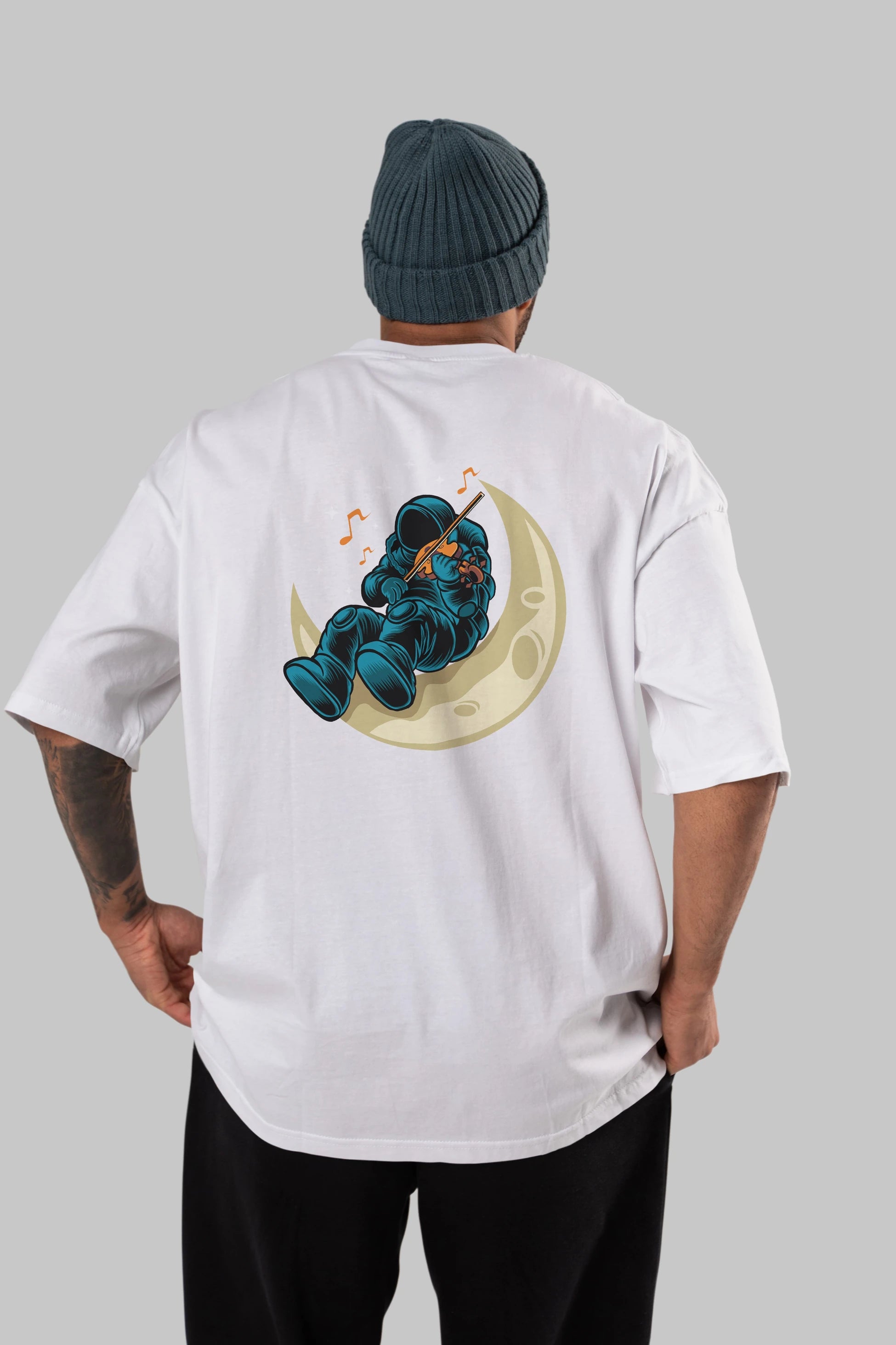 Playing Vionist in Space Arka Baskılı Oversize t-shirt Erkek Kadın Unisex